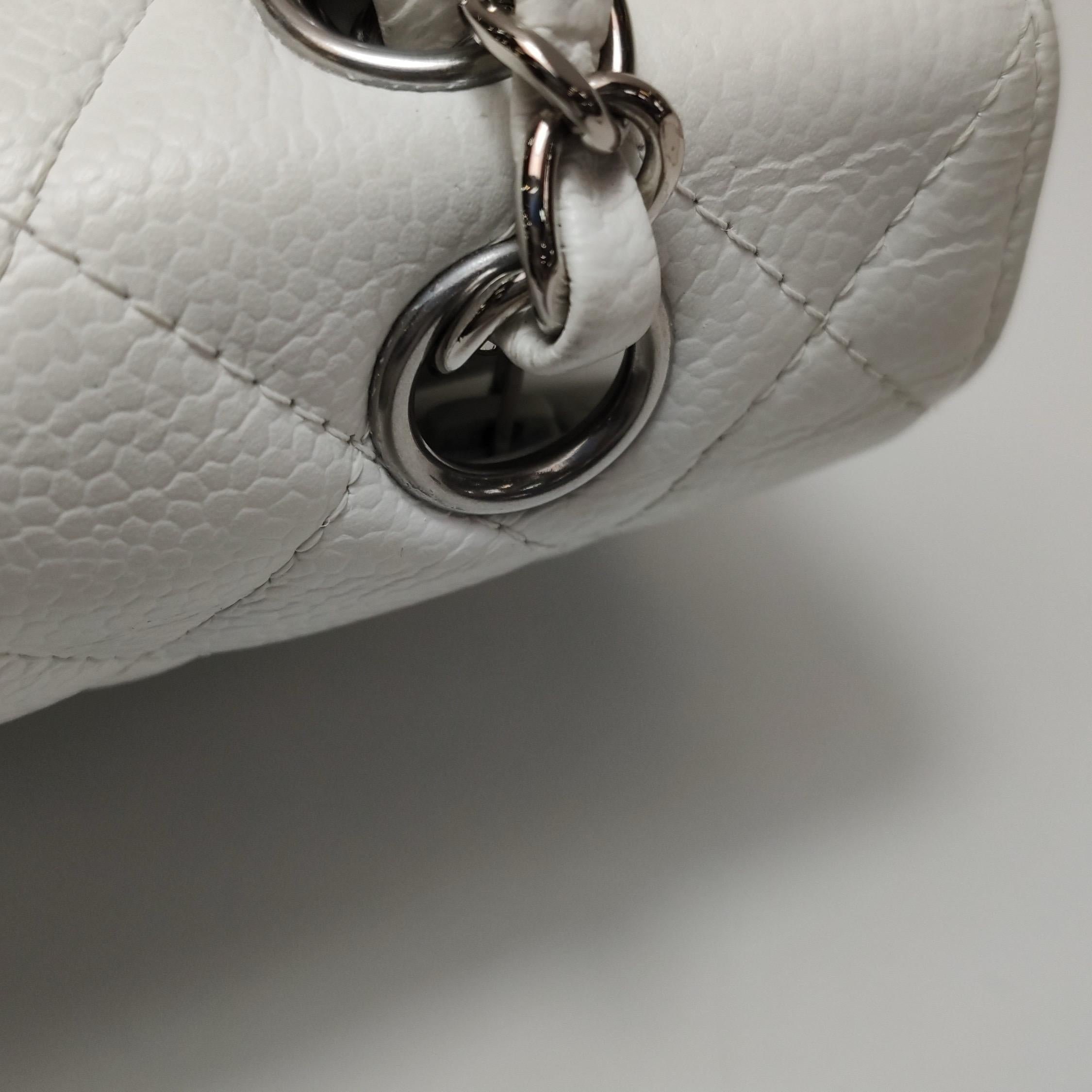 Chanel Classic Flap Medium 2008 White Caviar Leather Silver Hardware im Angebot 11