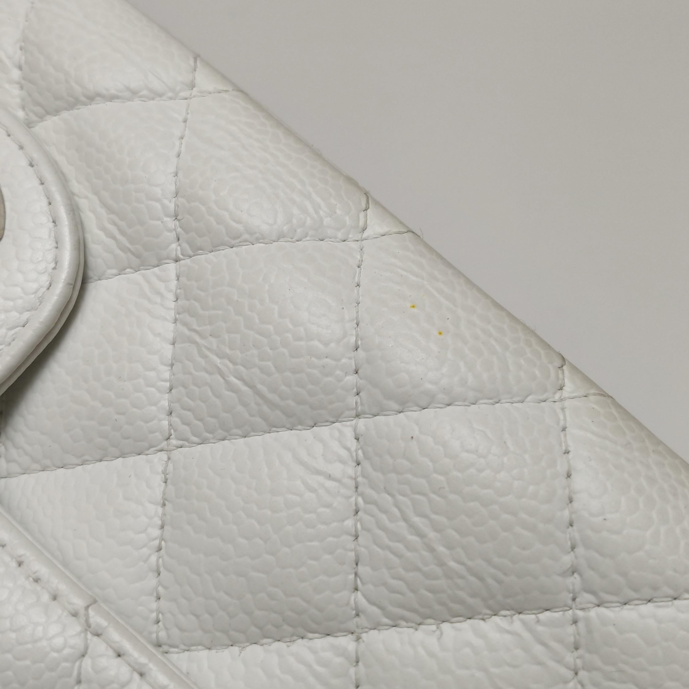 Chanel Classic Flap Medium 2008 White Caviar Leather Silver Hardware im Angebot 13