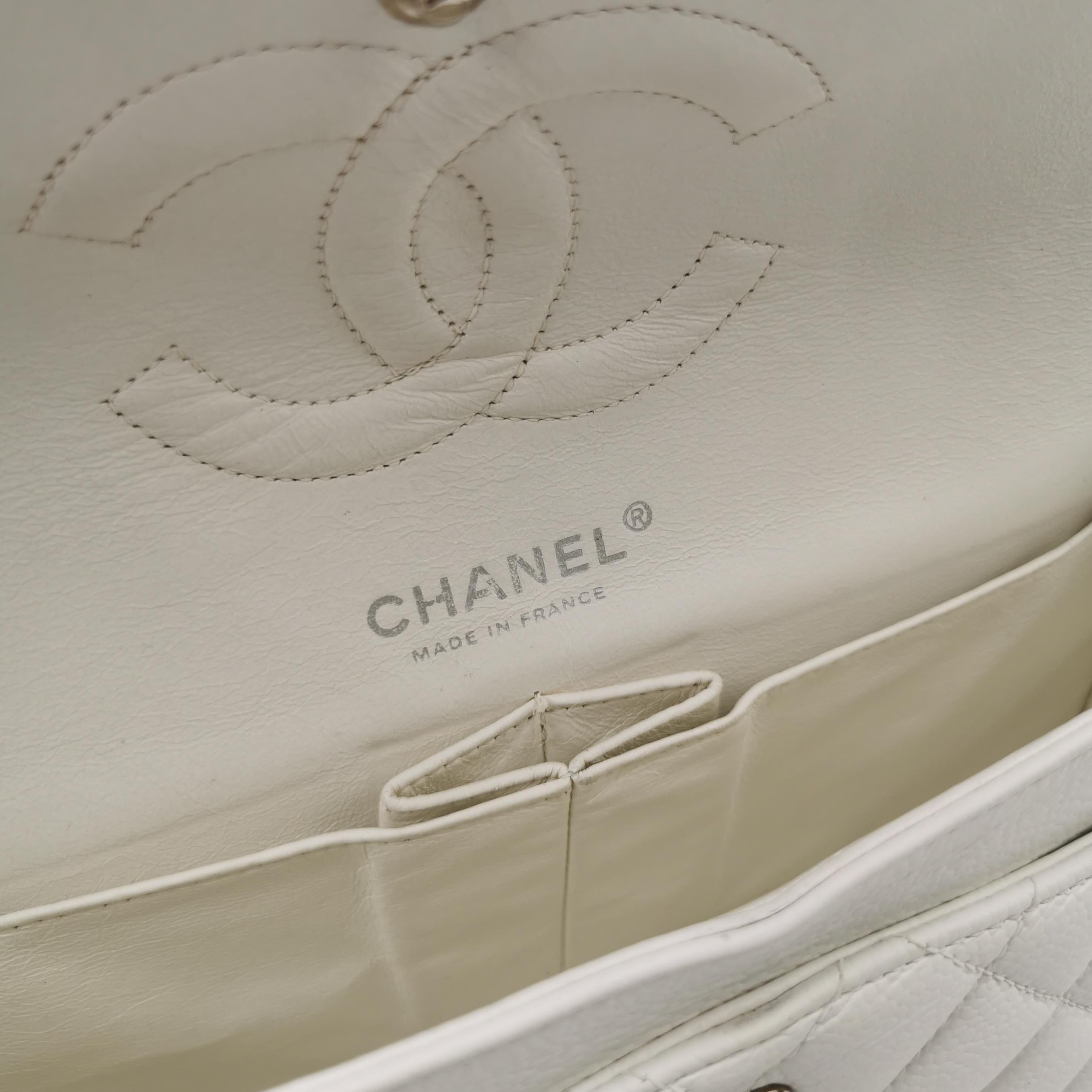 Chanel Classic Flap Medium 2008 White Caviar Leather Silver Hardware im Angebot 2