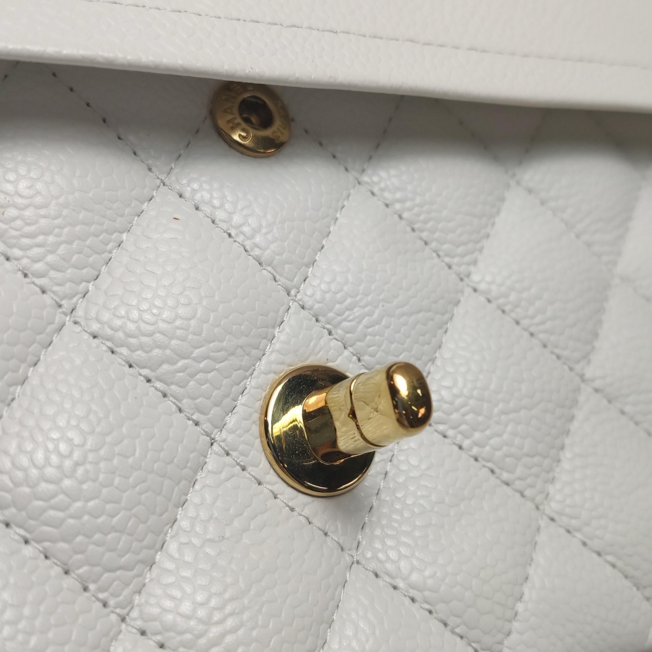 Chanel Classic Flap Medium 2010 White Caviar Leather Gold Hardware im Angebot 13