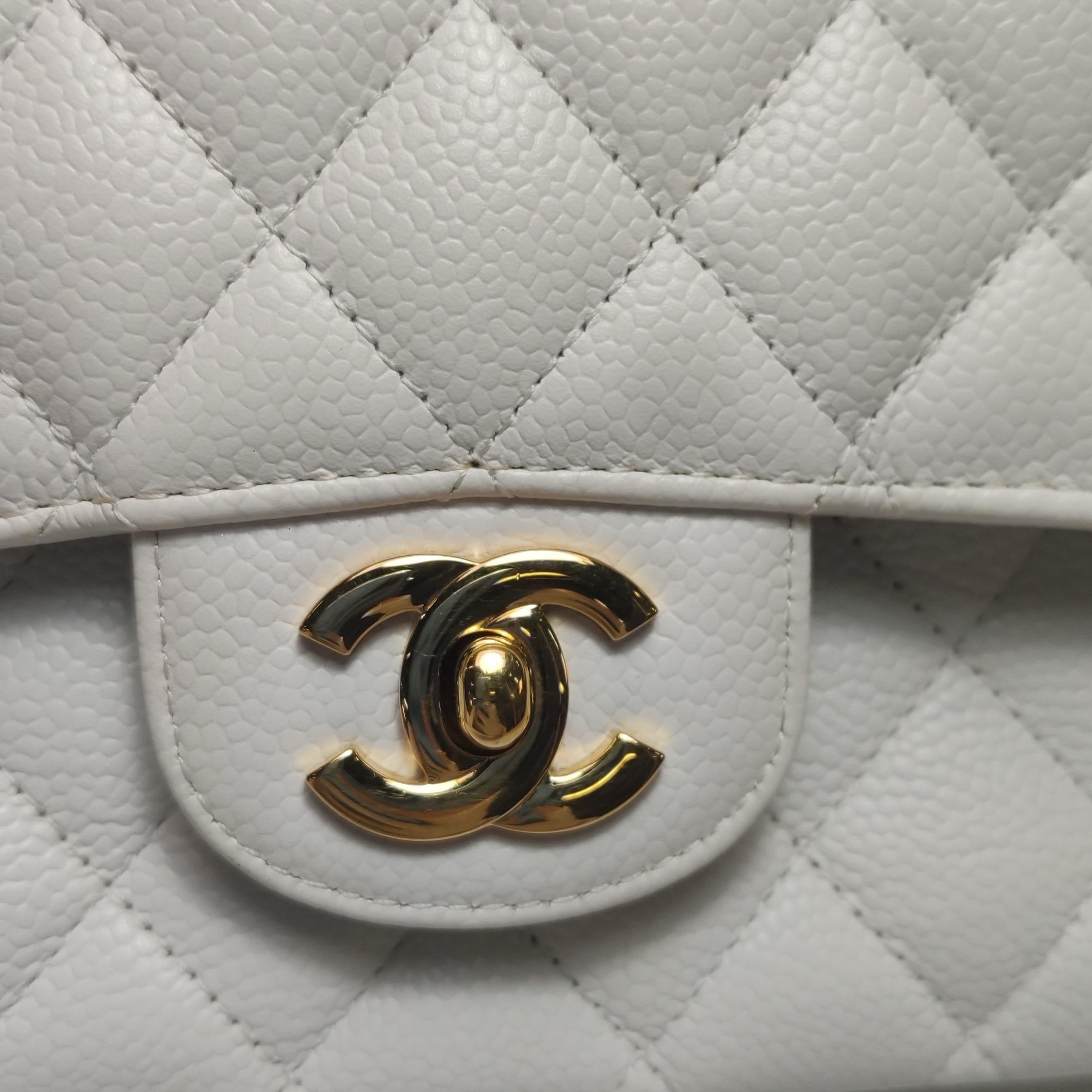 Chanel Classic Flap Medium 2010 White Caviar Leather Gold Hardware im Angebot 14
