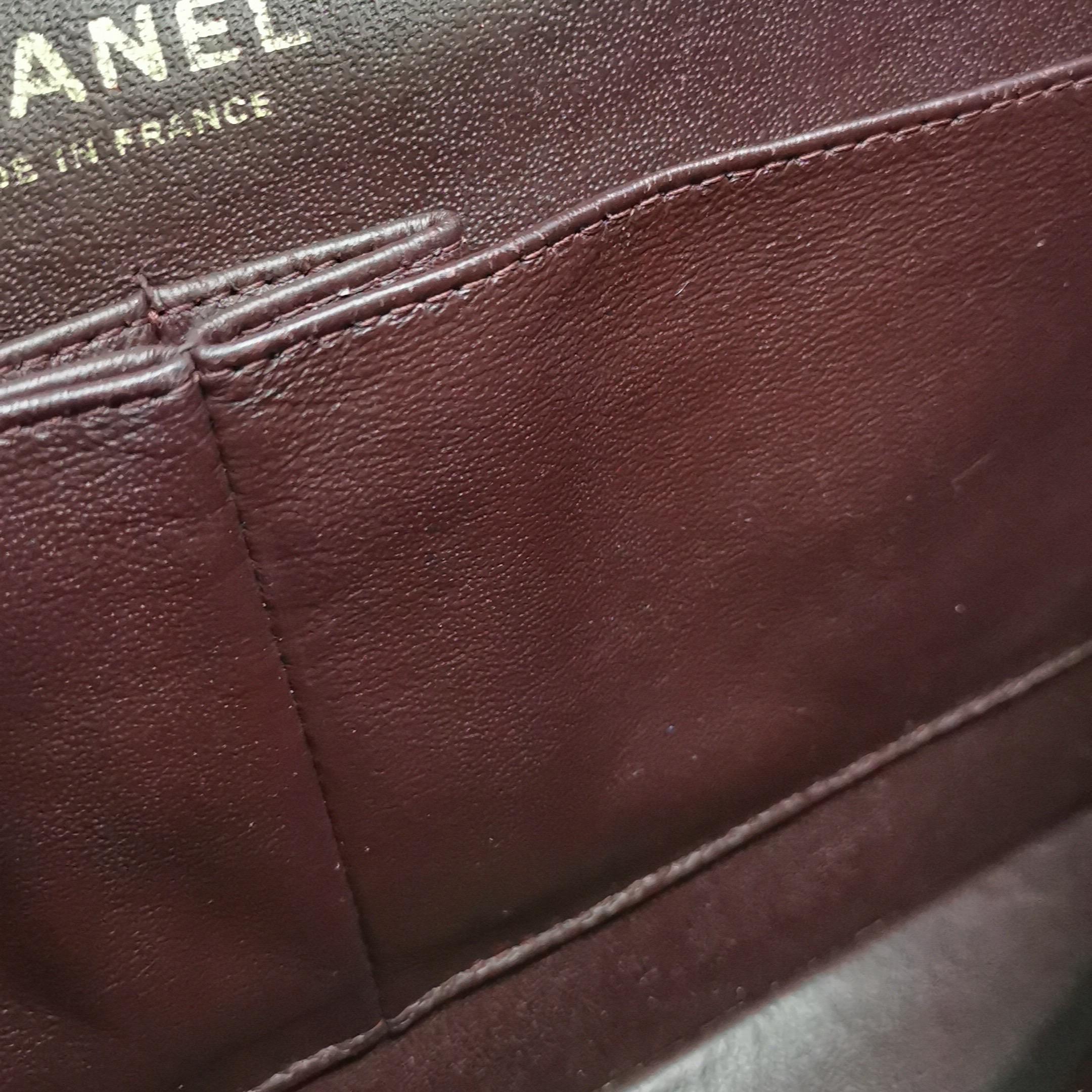 Chanel Classic Leather Medium Black Caviar Leather Gold Hardware, 2014 en vente 11