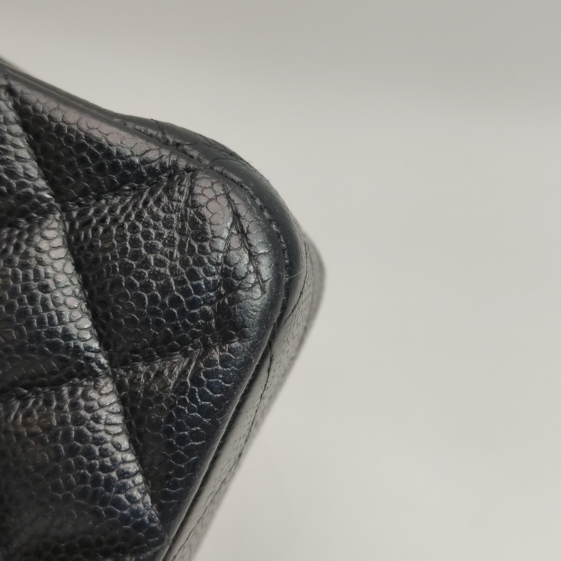 Chanel Classic Leather Medium Black Caviar Leather Gold Hardware, 2014 en vente 12