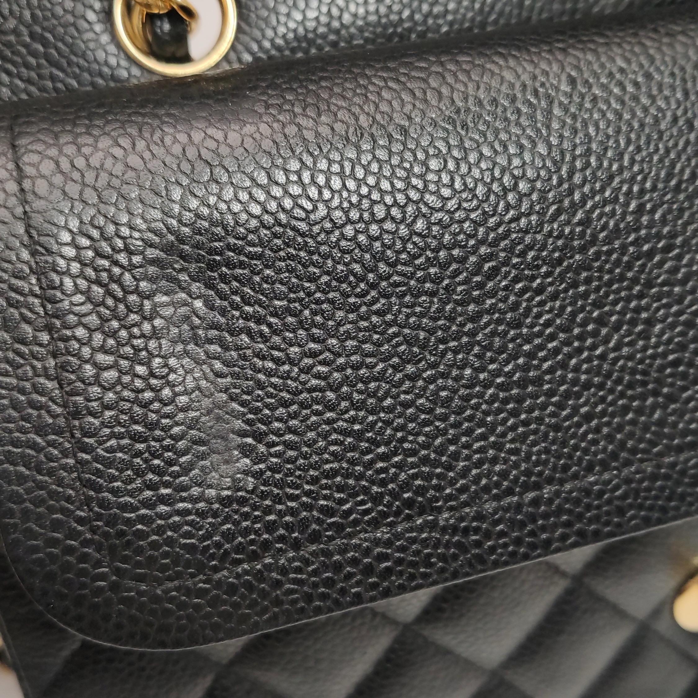 Chanel Classic Leather Medium Black Caviar Leather Gold Hardware, 2014 en vente 13