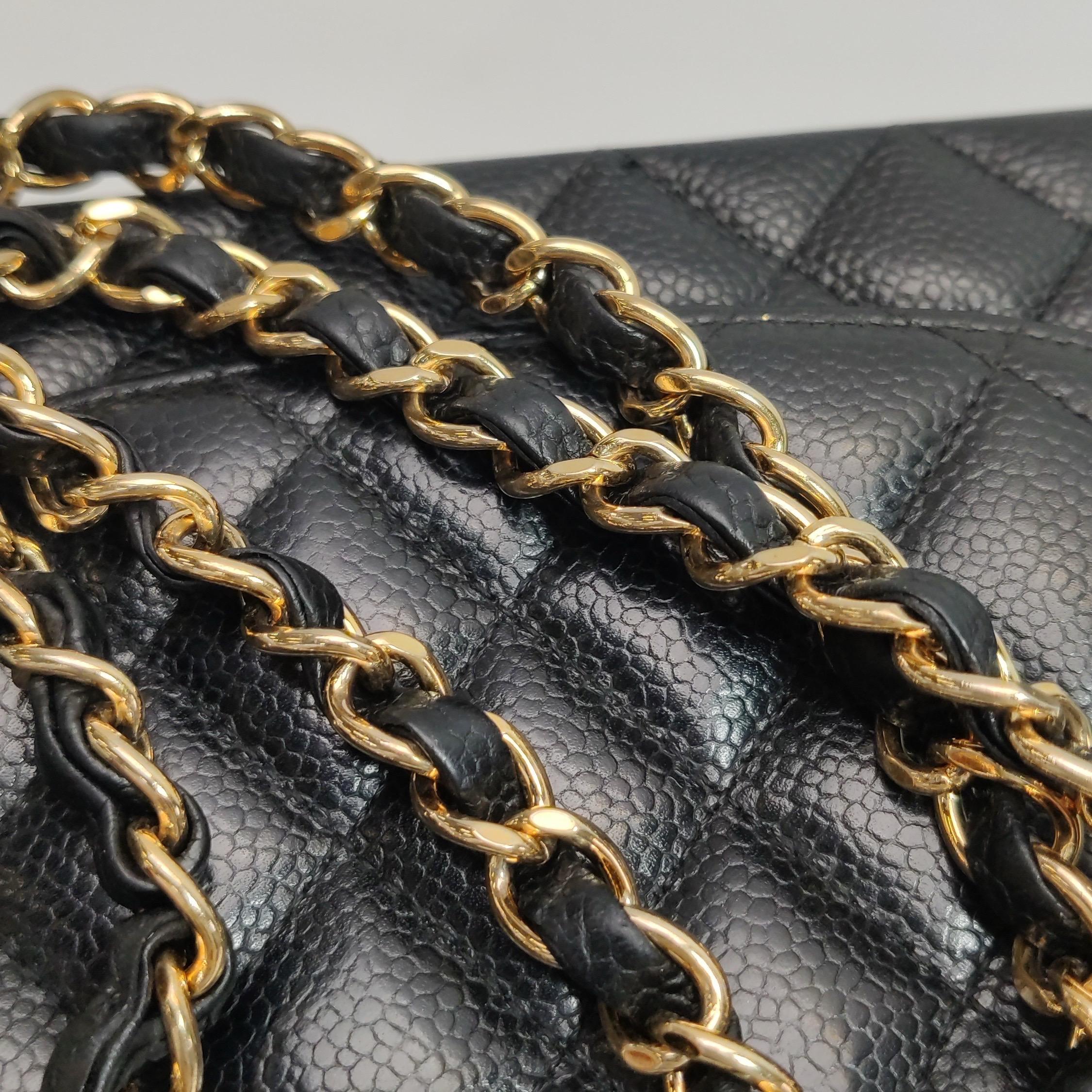 Chanel Classic Leather Medium Black Caviar Leather Gold Hardware, 2014 en vente 14