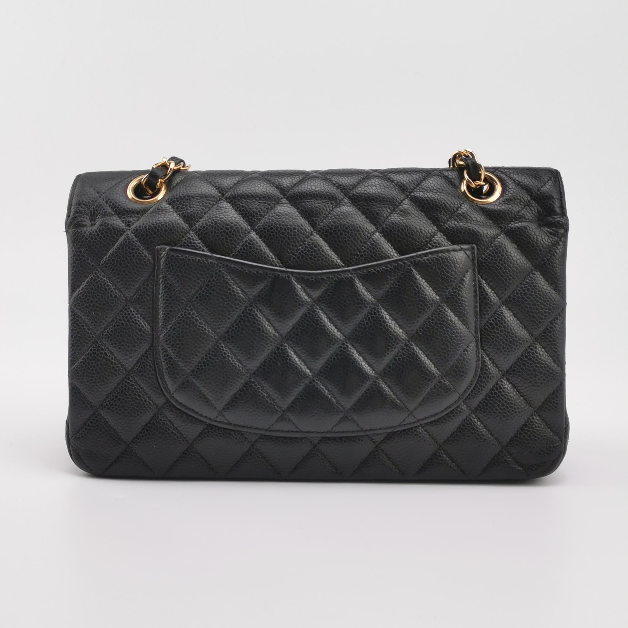 Chanel Classic Leather Medium Black Caviar Leather Gold Hardware, 2014 Pour femmes en vente