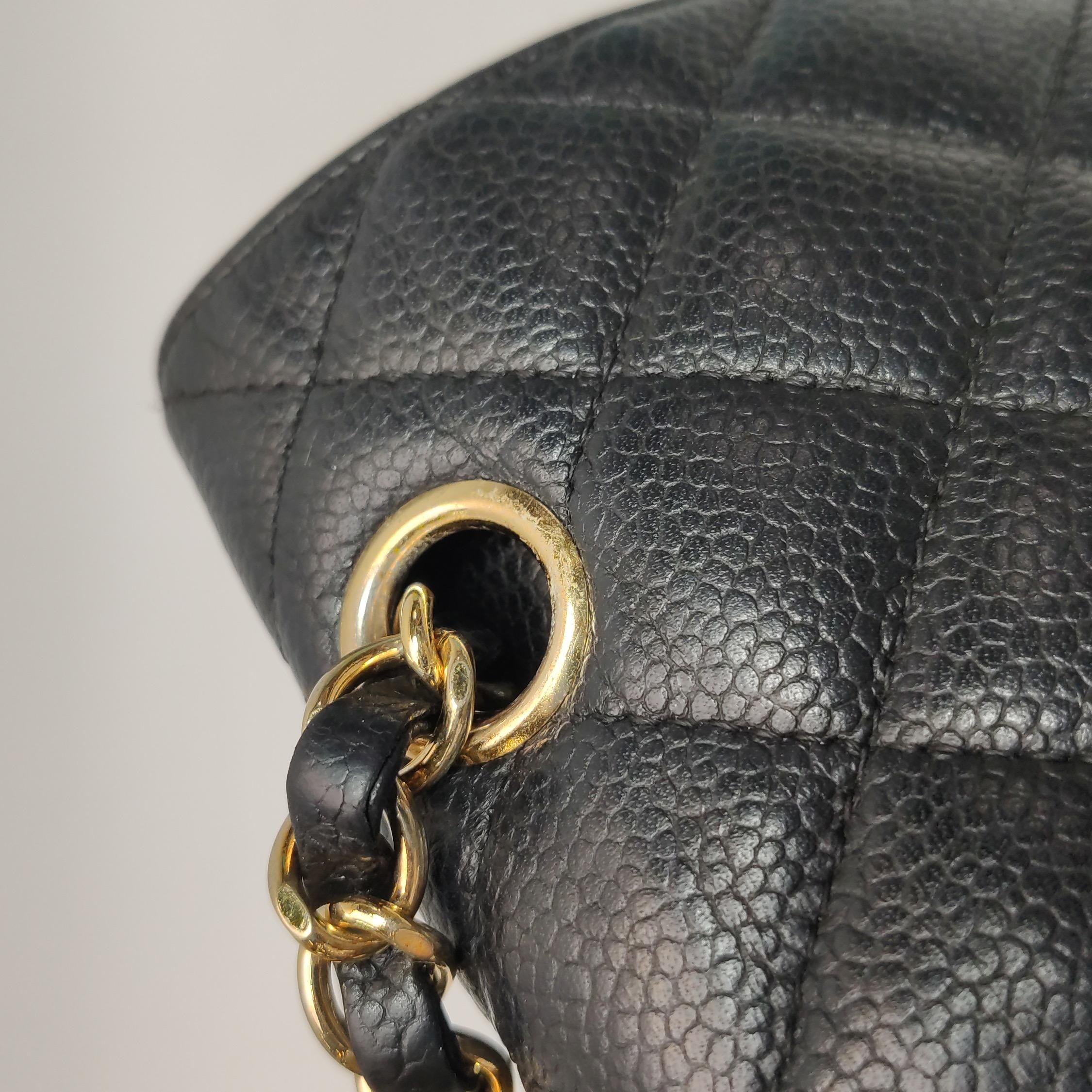 Chanel Classic Leather Medium Black Caviar Leather Gold Hardware, 2014 en vente 3