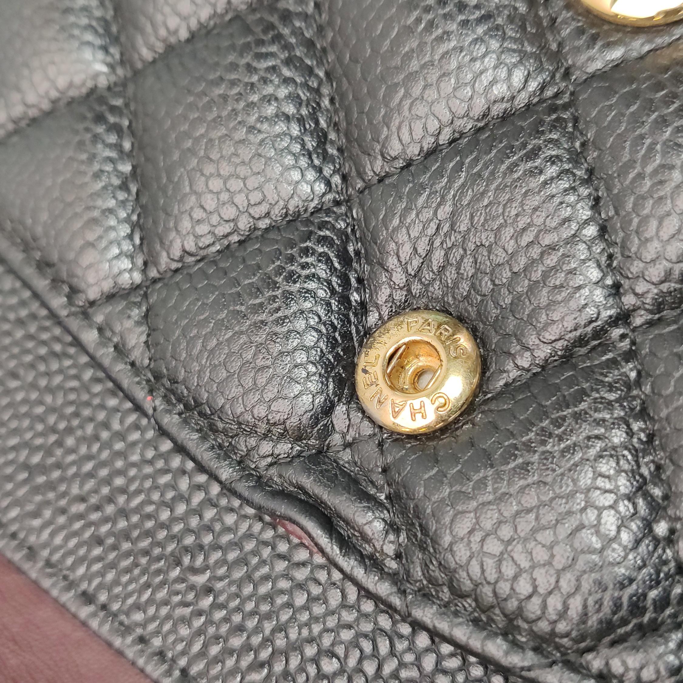 Chanel Classic Leather Medium Black Caviar Leather Gold Hardware, 2014 en vente 4