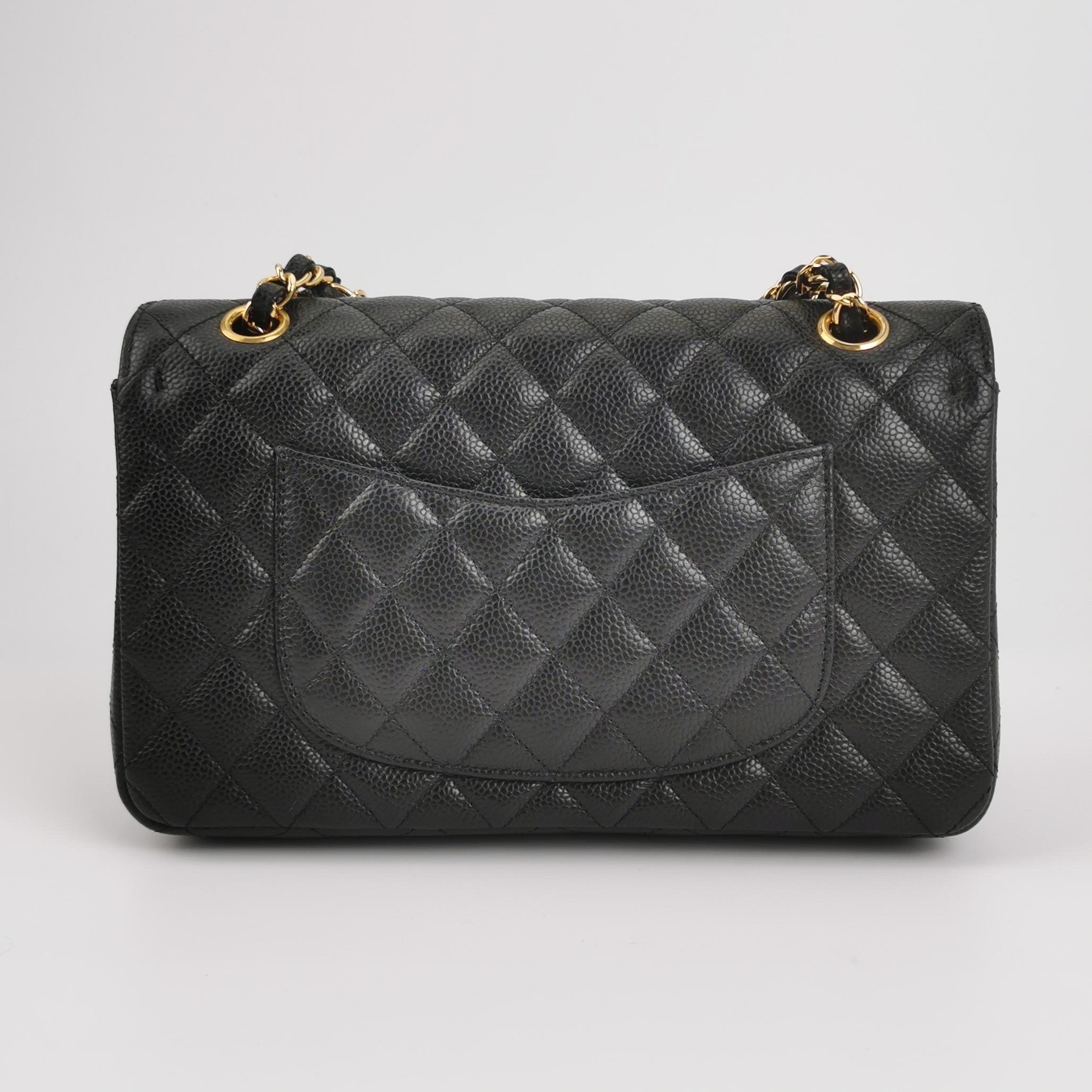 Chanel Classic Flap Medium Black Caviar Leather Gold-tone Hardware 2012-2013 For Sale 2