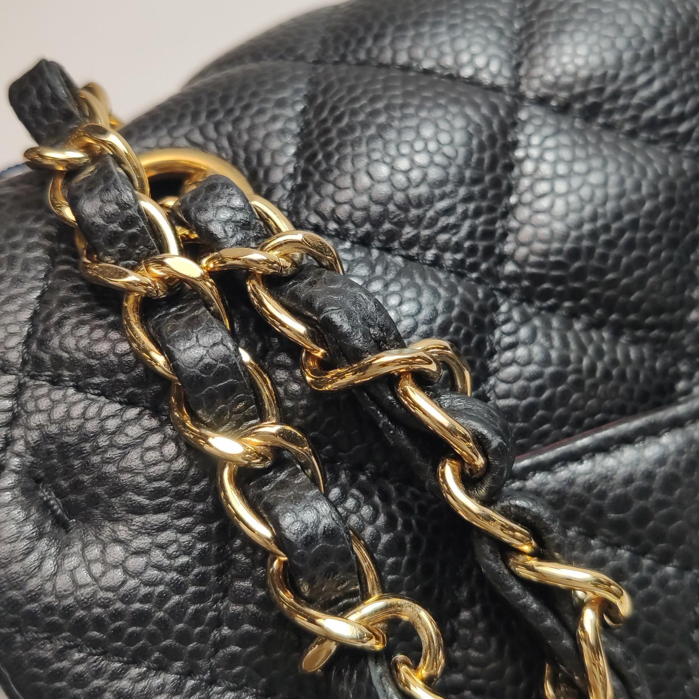 Chanel Classic Flap Medium Black Caviar Leather Gold-tone Hardware 2012-2013 For Sale 5