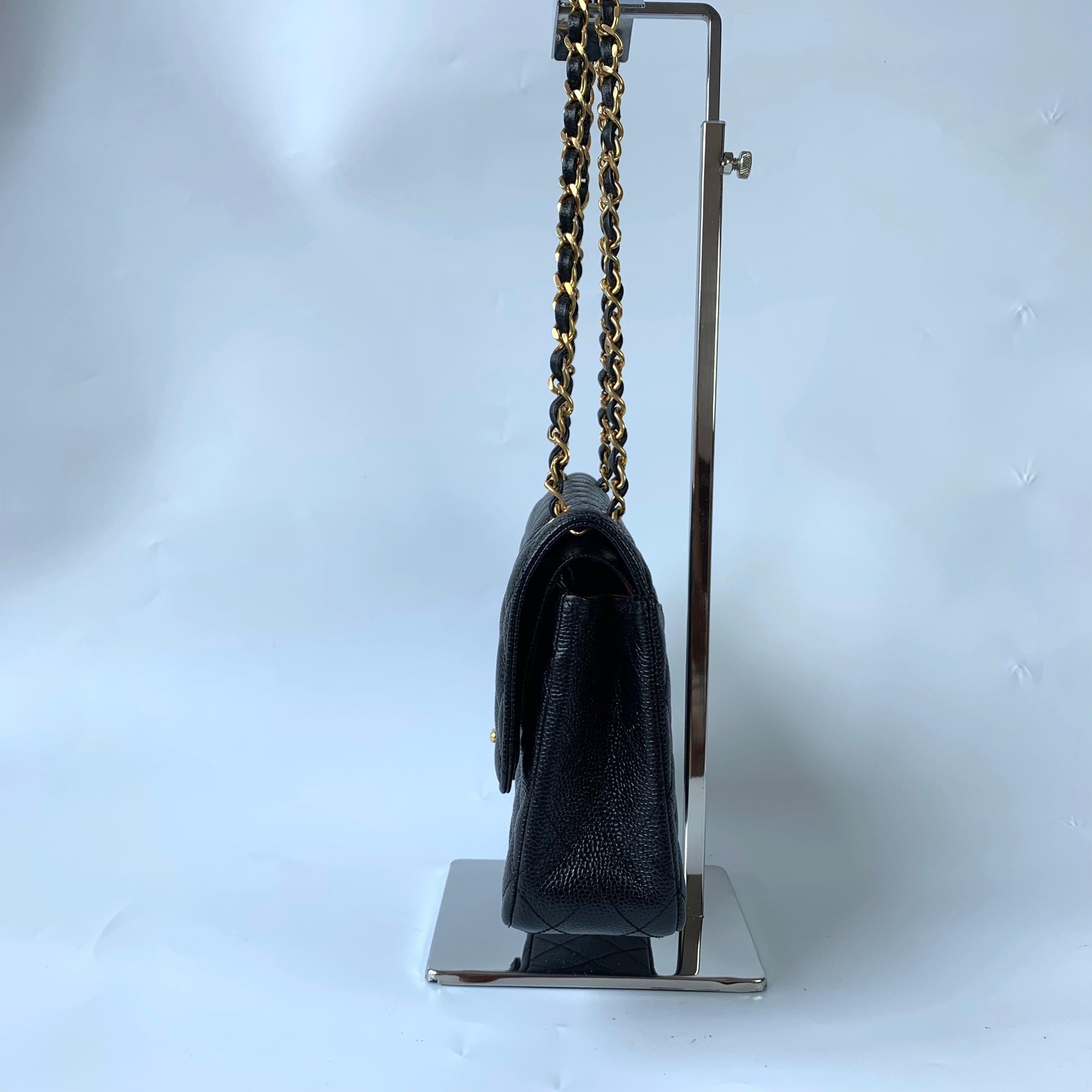 Chanel Classic Flap Medium Black Caviar Leather with 24k Gold Hardware, Pre-2010 In Excellent Condition In AUBERVILLIERS, FR