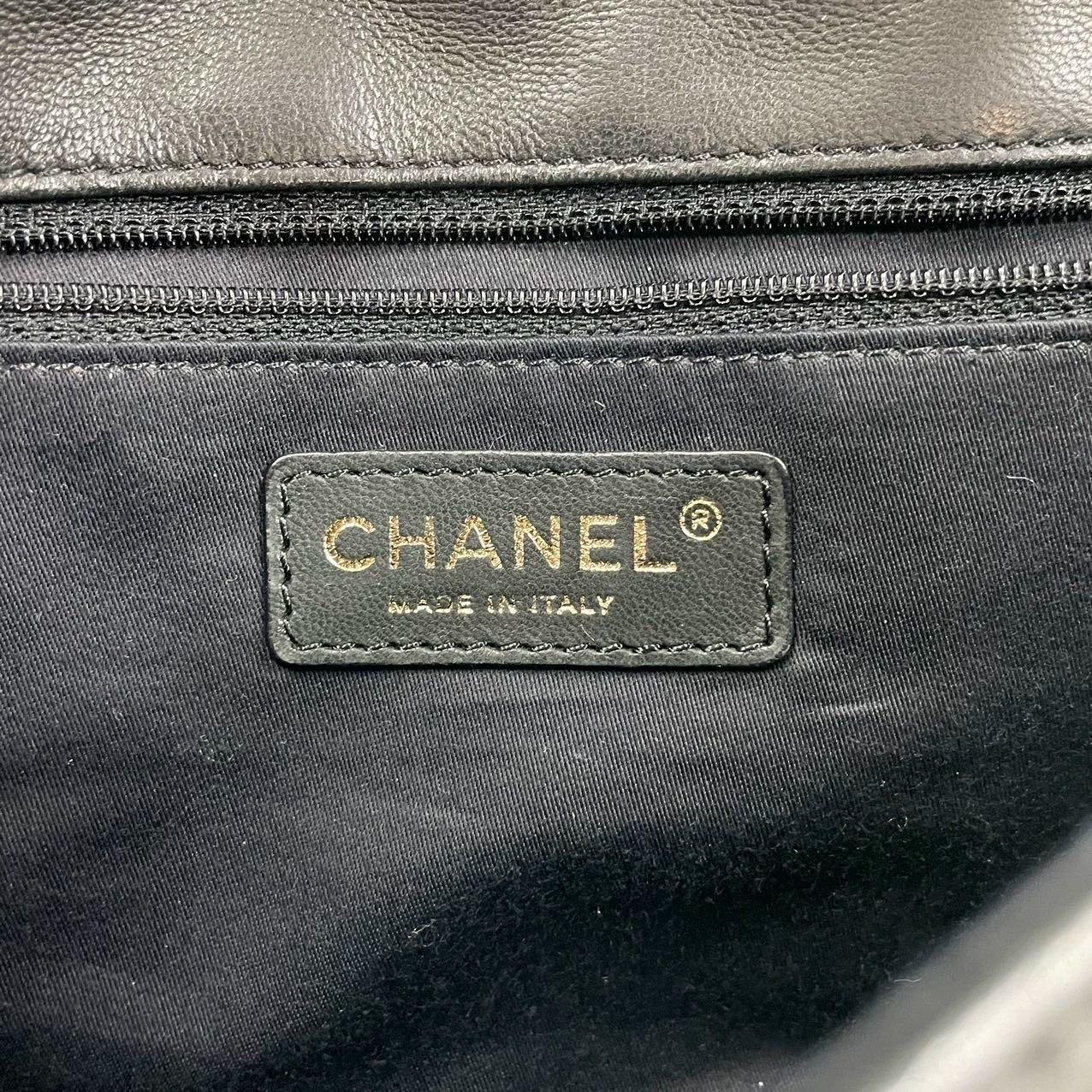 Chanel Classic Flap Medium Black Lambskin Leather Valentine Marine Charms 4