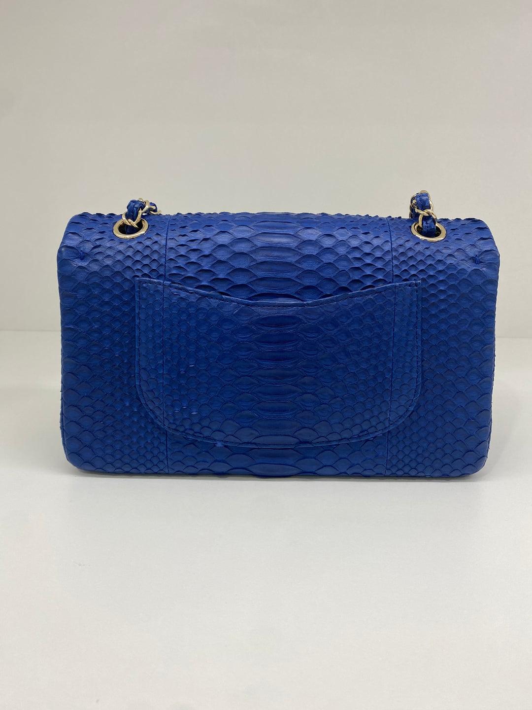 Chanel Classic Flap Medium - Peau de serpent bleue SHW  en vente 6
