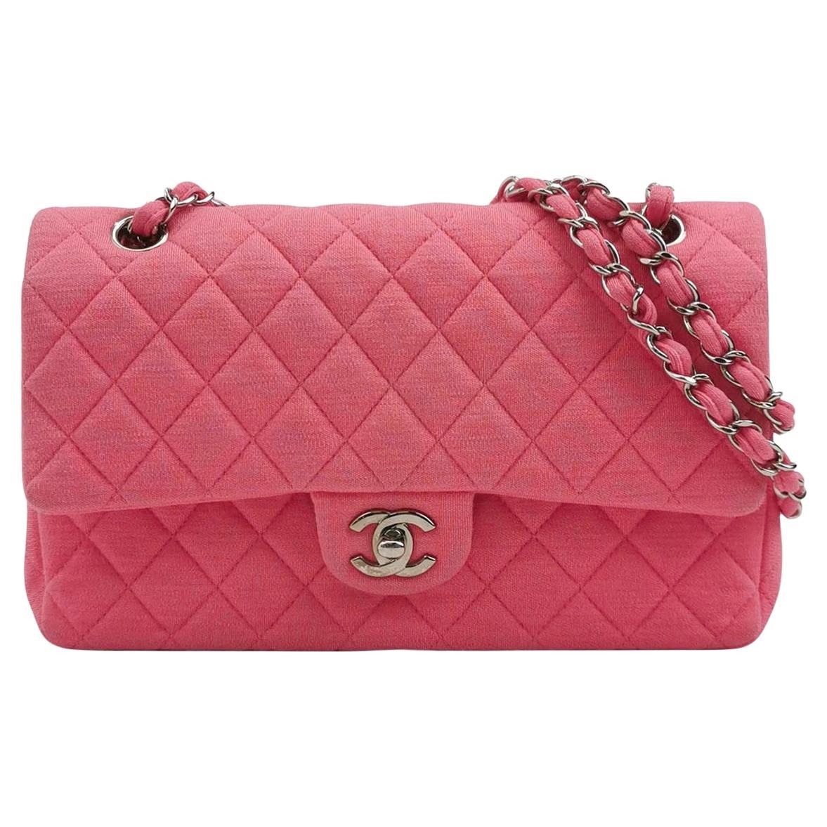 Chanel Classic Flap Solapa Doble Mediana Tejido de Algodón Rosa Herrajes Plateados en venta