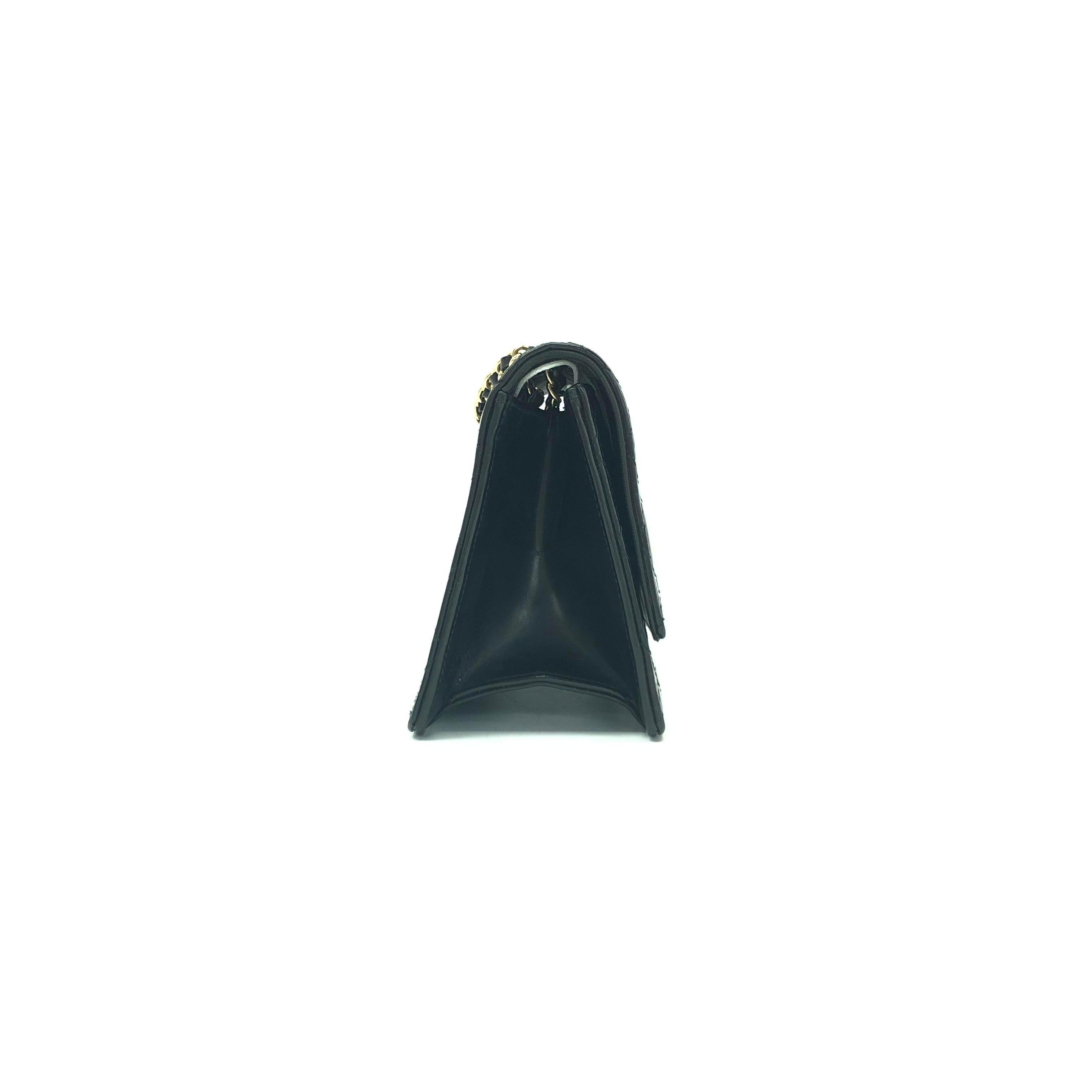 De las mujeres Chanel Classic Flap Medium Este Oeste Negro Piel de becerro 2011-2012 en venta