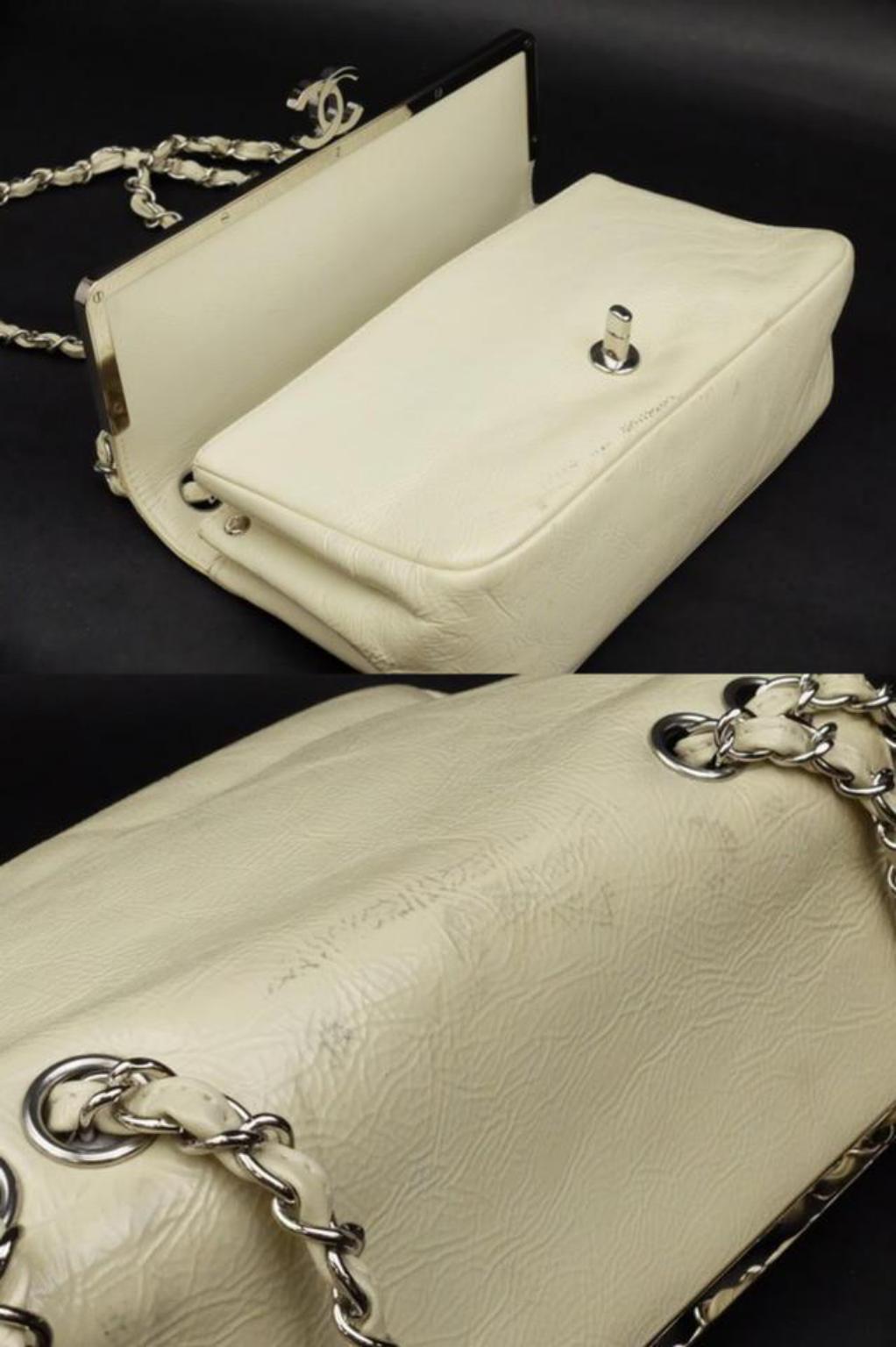 Women's Chanel Classic Flap Medium Frame 225543 Ivory Leather Shoulder Bag For Sale