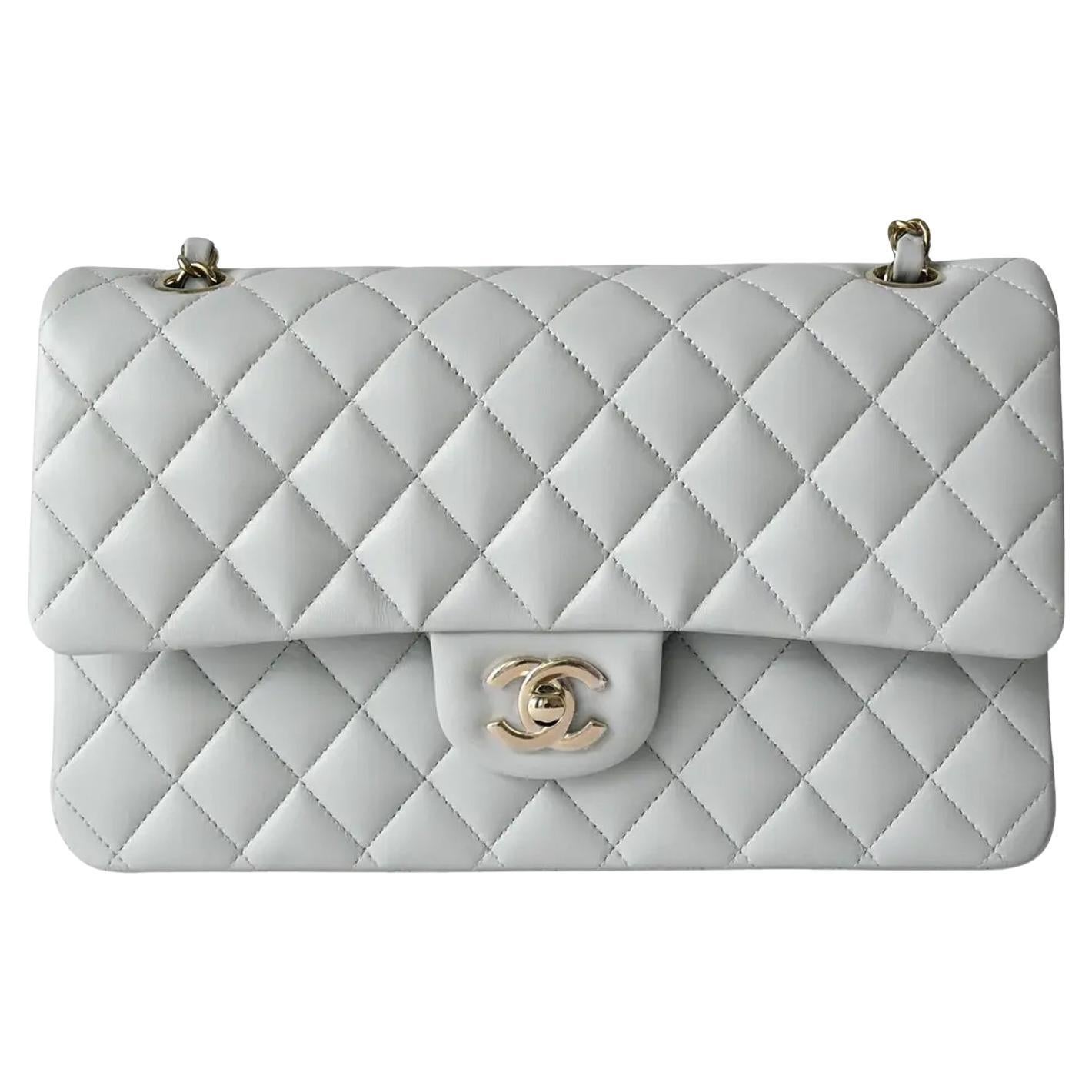 Chanel Classic Flap Medium Grey Leather CC Turn Lock Gold Tone Handbag For Sale