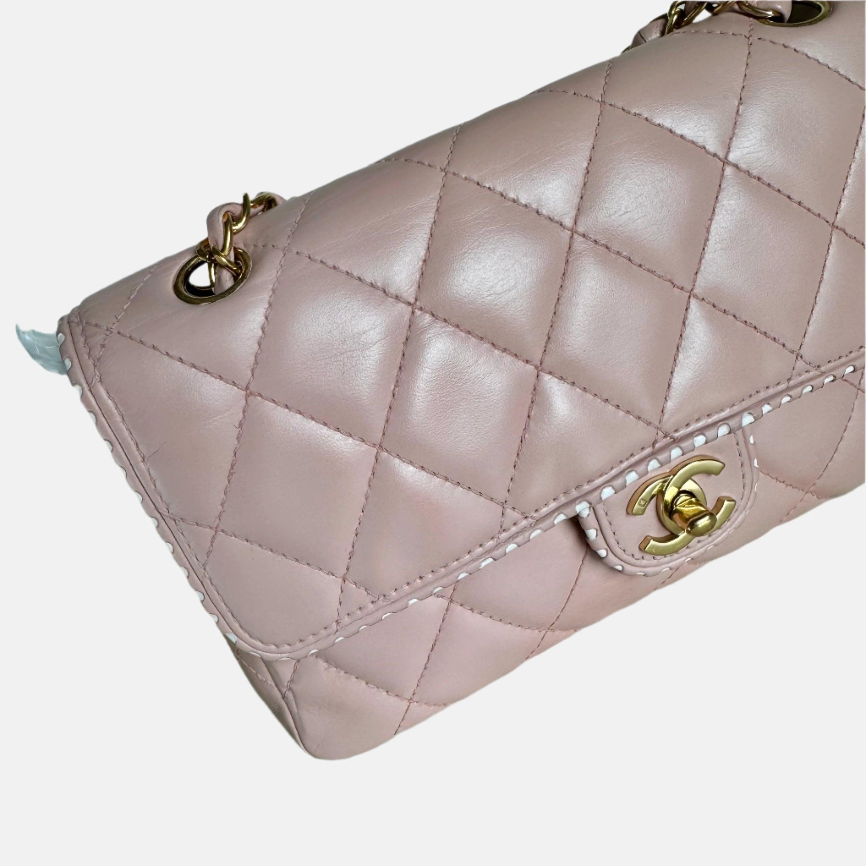 Chanel Classic Flap Medium Happy Stitch Pink Leder mit kontrastierendem weißen Rand im Angebot 2