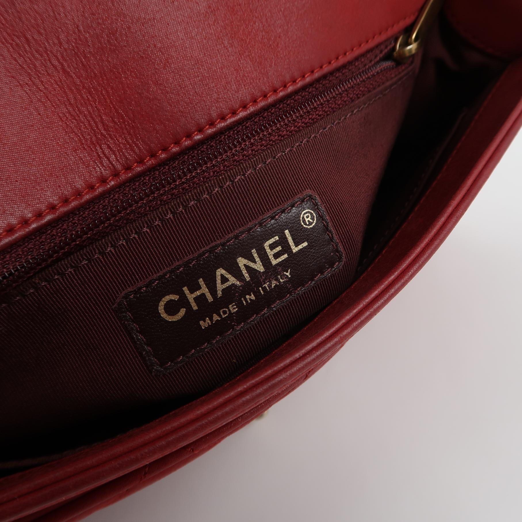 Chanel Classic Flap Medium Happy Stitch Red Fabric Gold Hardware, 2015-2016 en vente 5
