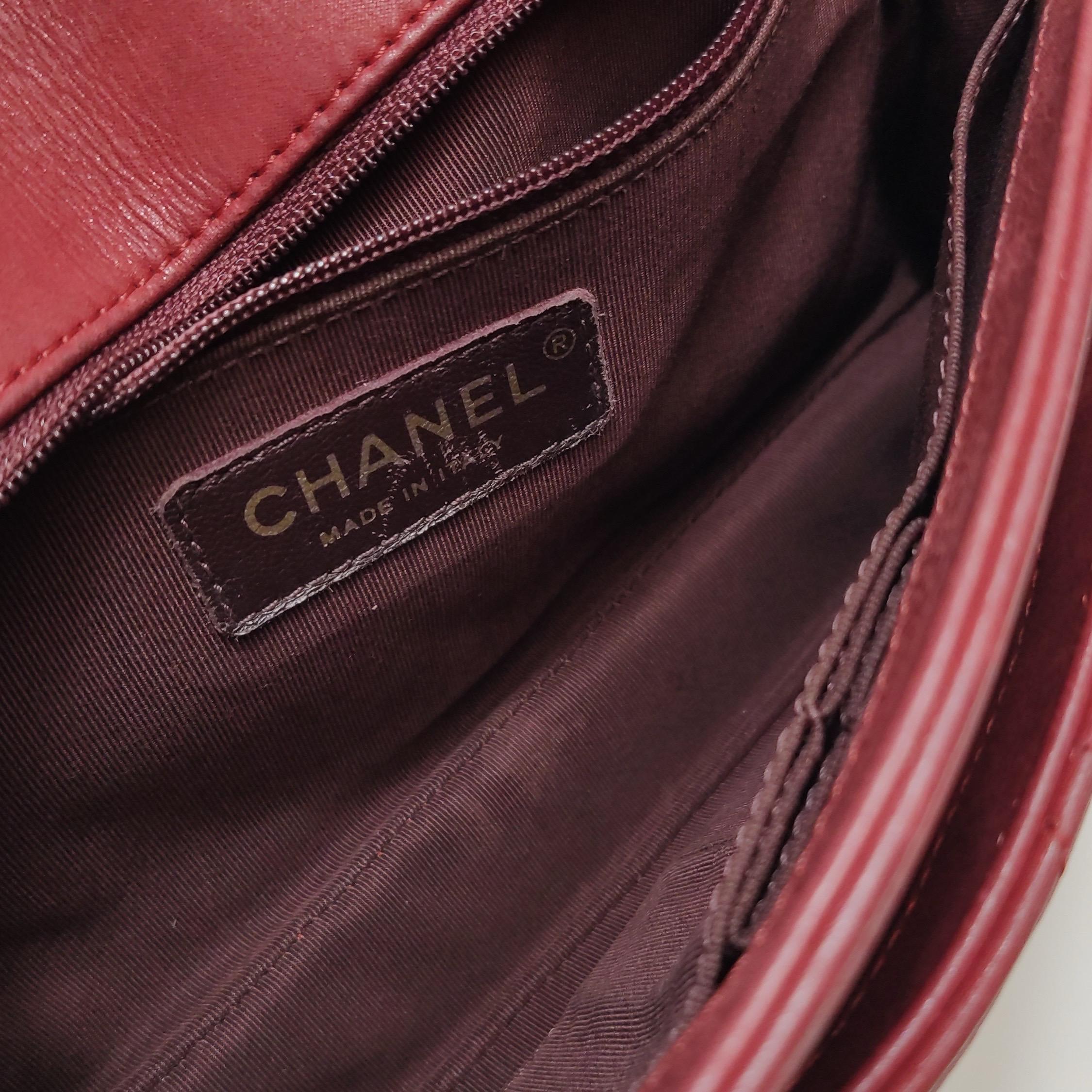 Chanel Classic Flap Medium Happy Stitch Red Fabric Gold Hardware, 2015-2016 en vente 4