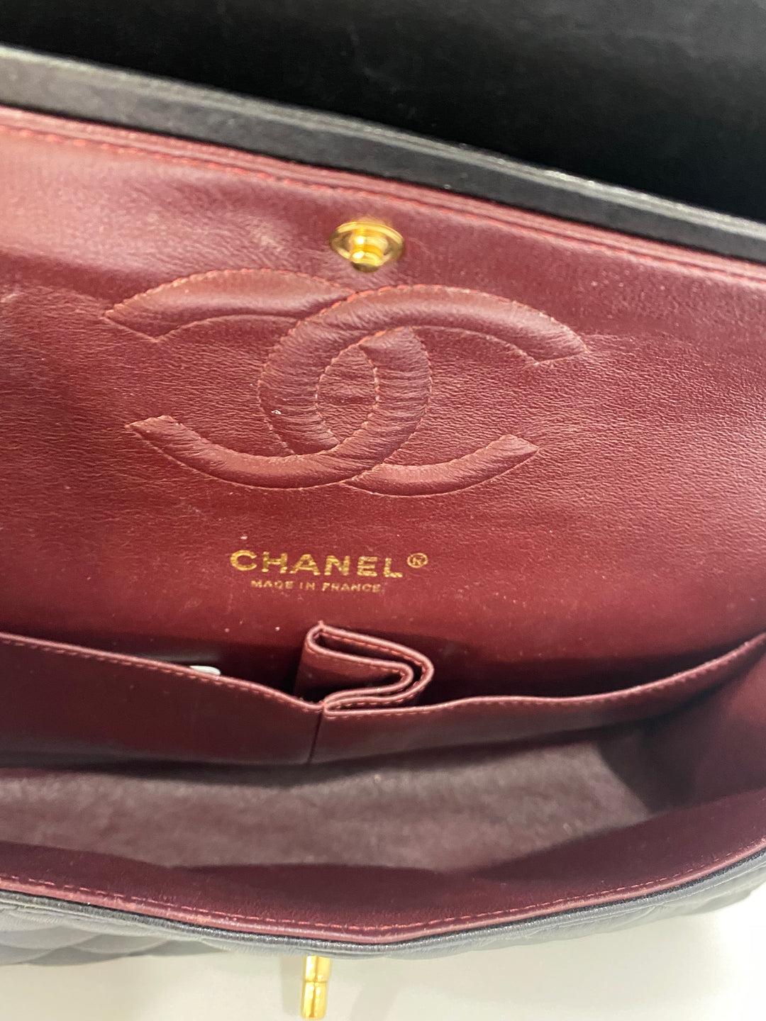 Chanel Classic Flap Medium Lambskin Black GHW Bon état à Double Bay, AU