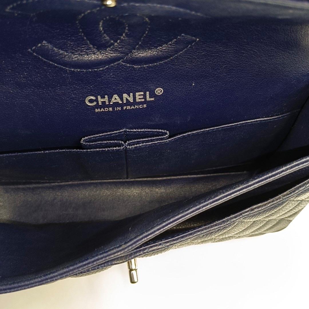 Chanel Classic Flap Medium Navy Caviar leather Silver Hardware For Sale 9