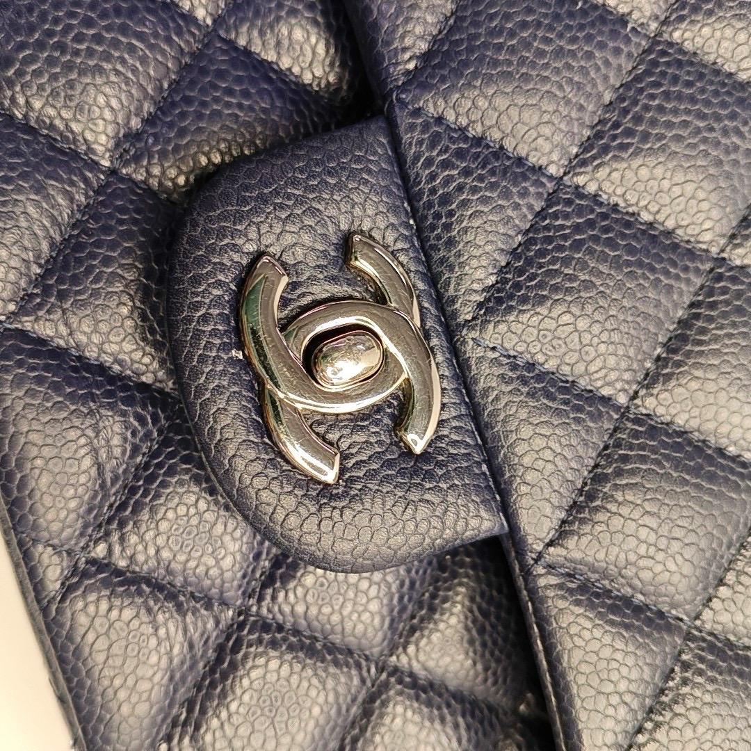 Chanel Classic Flap Medium Navy Caviar leather Silver Hardware For Sale 11