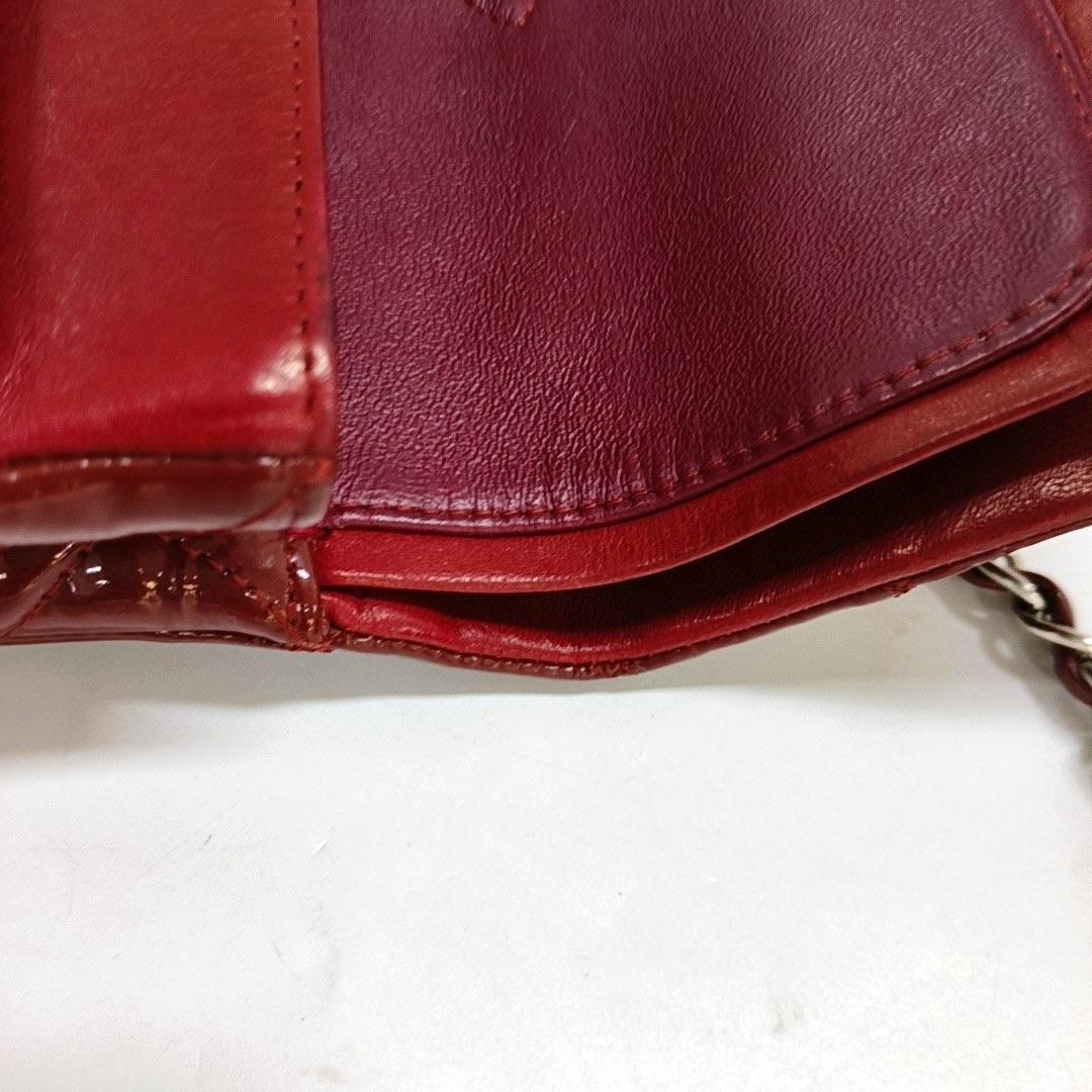Chanel Classic Flap Medium in pelle verniciata rossa con finiture in argento in vendita 6