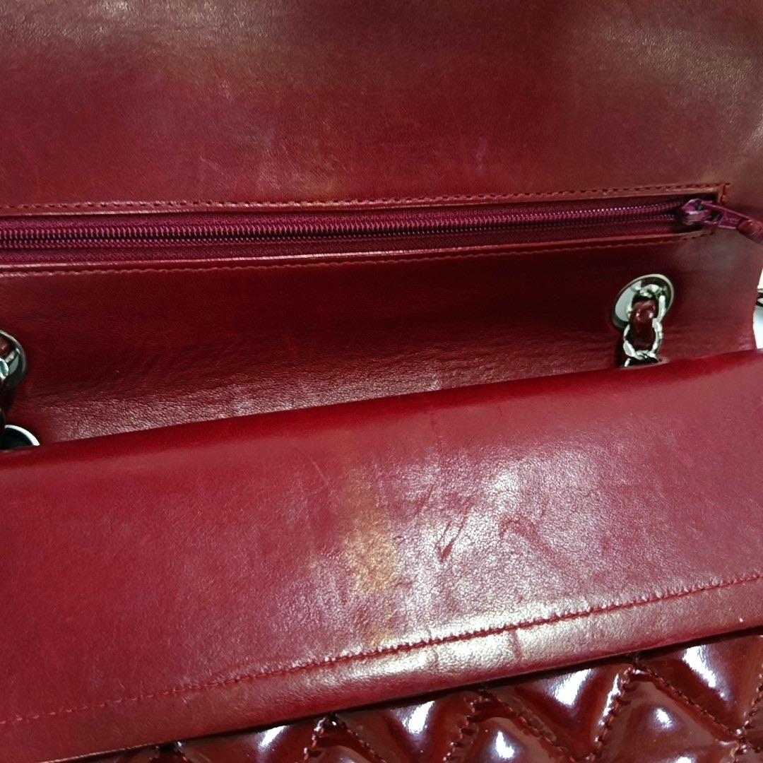 Chanel Classic Flap Medium in pelle verniciata rossa con finiture in argento in vendita 8
