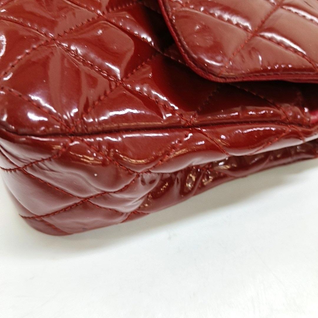 Chanel Classic Flap Medium in pelle verniciata rossa con finiture in argento in vendita 10