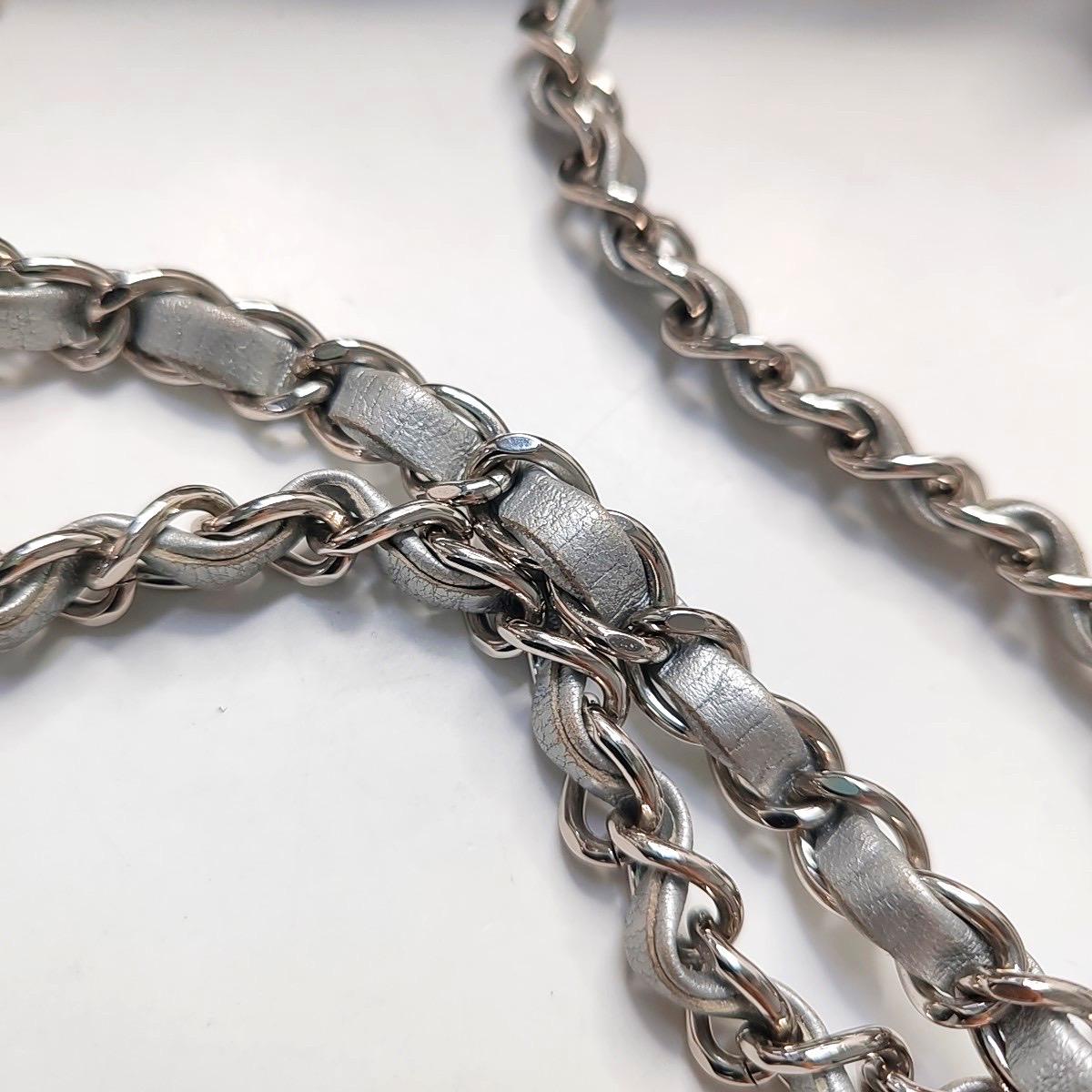 Chanel Classic Leather Silver Grey Lambskin Leather Silver Hardware en vente 10