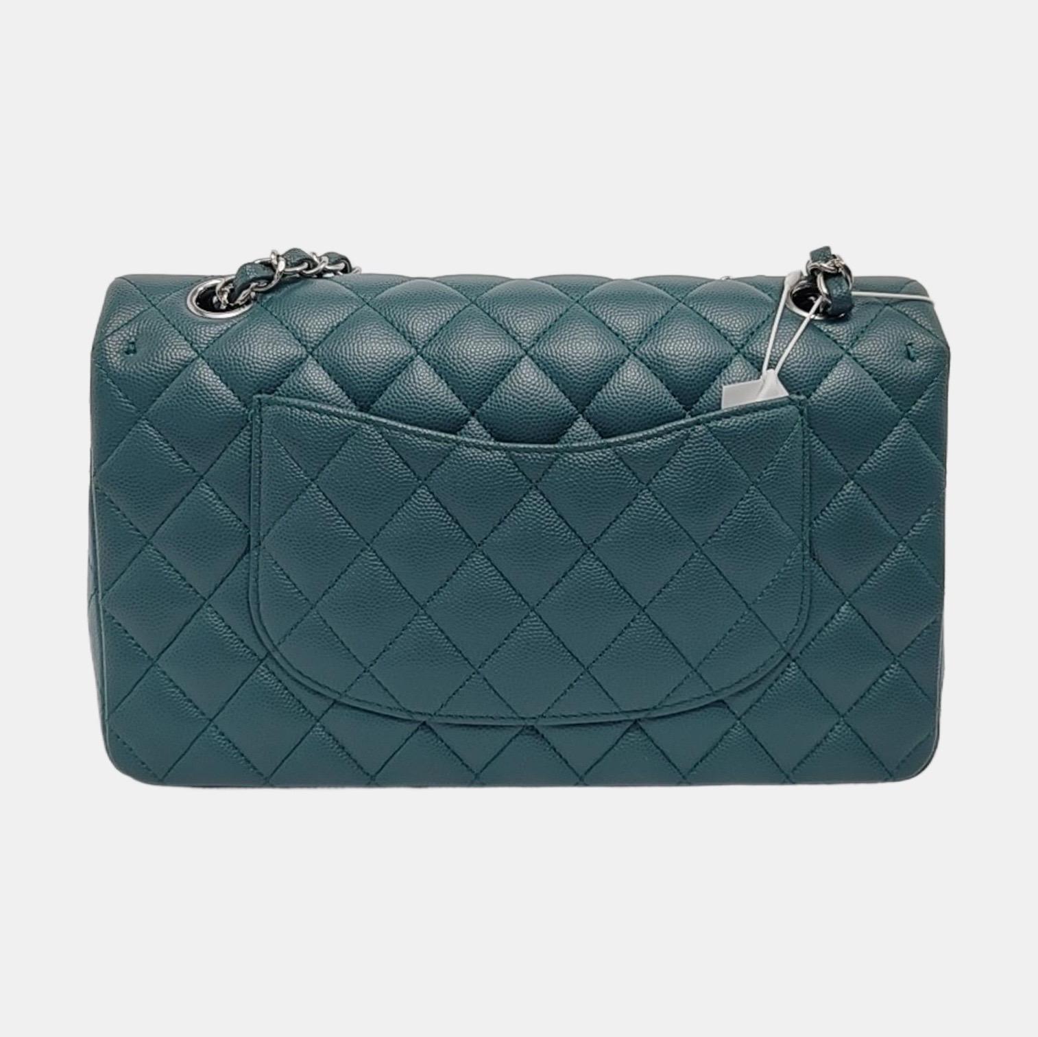 Chanel Classic Flap Medium in pelle di caviale verde acqua con finiture in argento In condizioni ottime in vendita a AUBERVILLIERS, FR