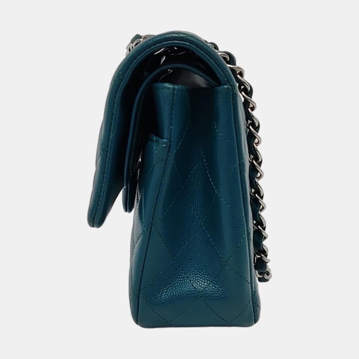 Chanel Classic Flap Medium Teal Green Caviar Leather with Silver Hardware Excellent état - En vente à AUBERVILLIERS, FR