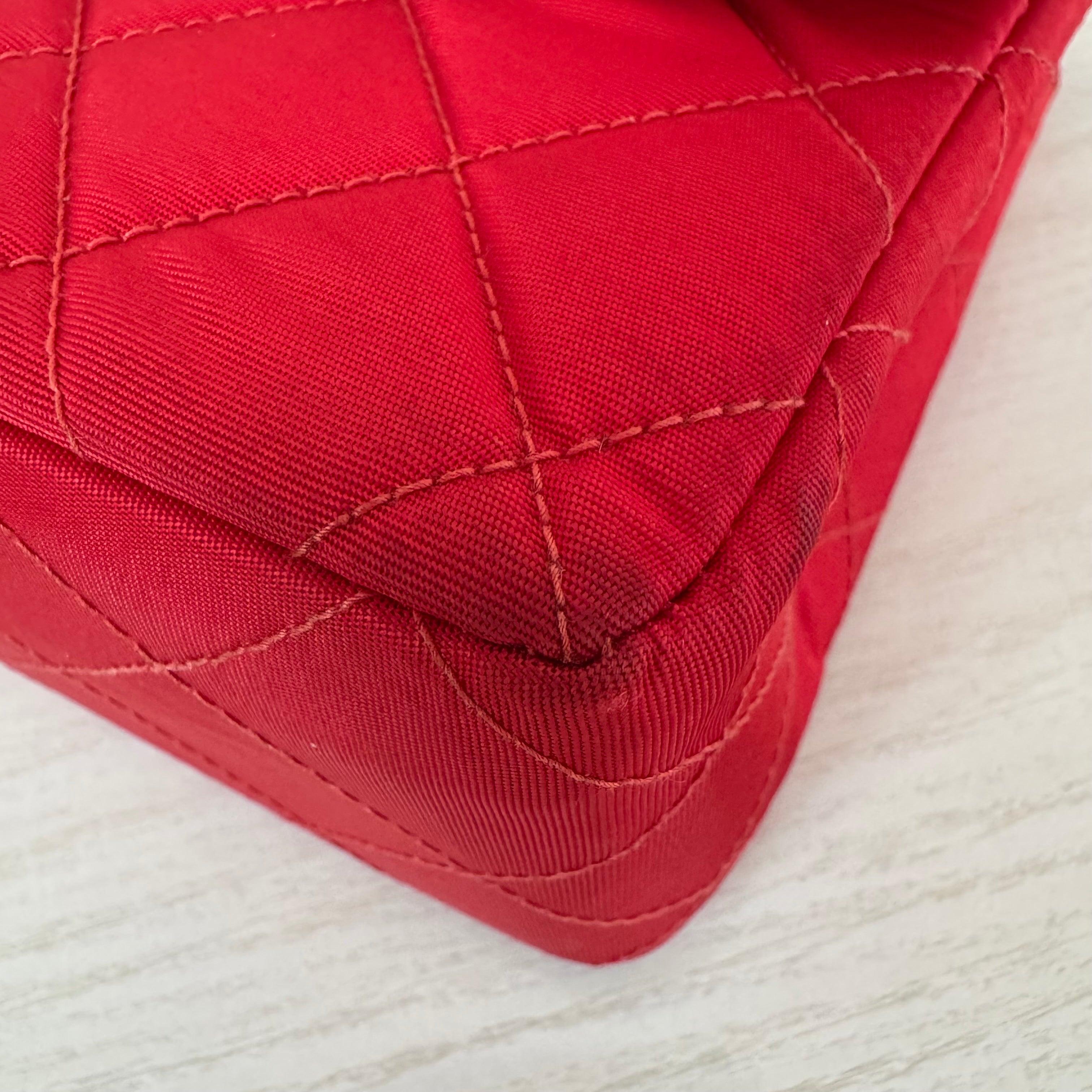 Chanel Classic Flap Medium Vintage Red Nylon Satin with 24k Gold Plated HW For Sale 6