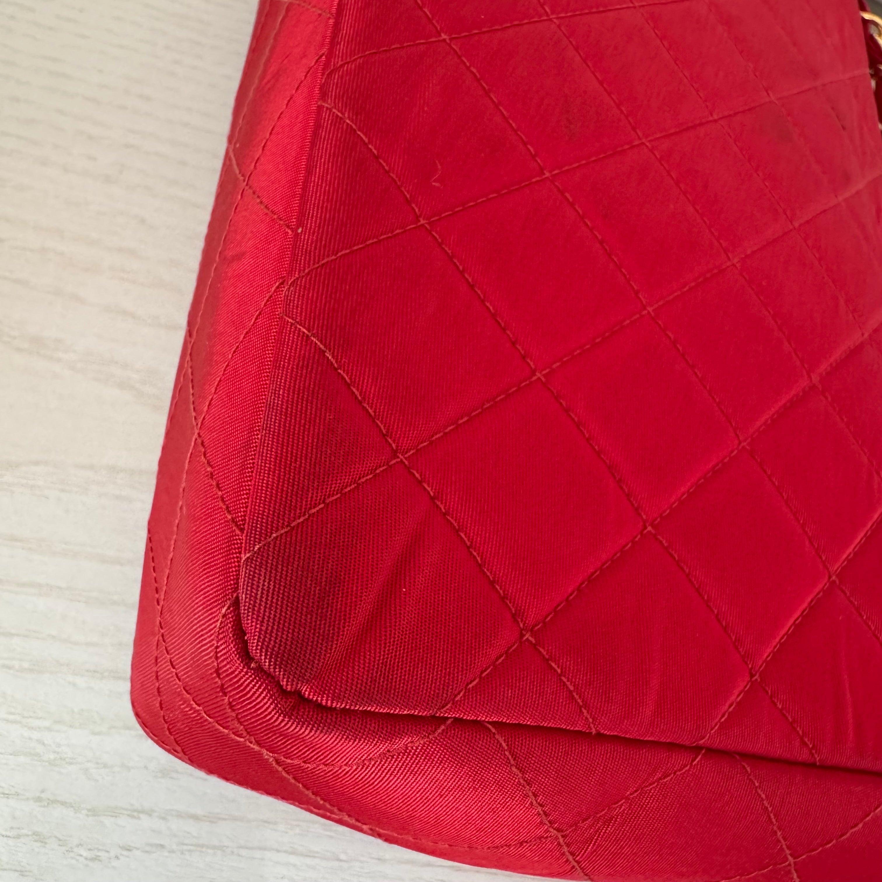 Chanel Classic Flap Medium Vintage Red Nylon Satin with 24k Gold Plated HW For Sale 7