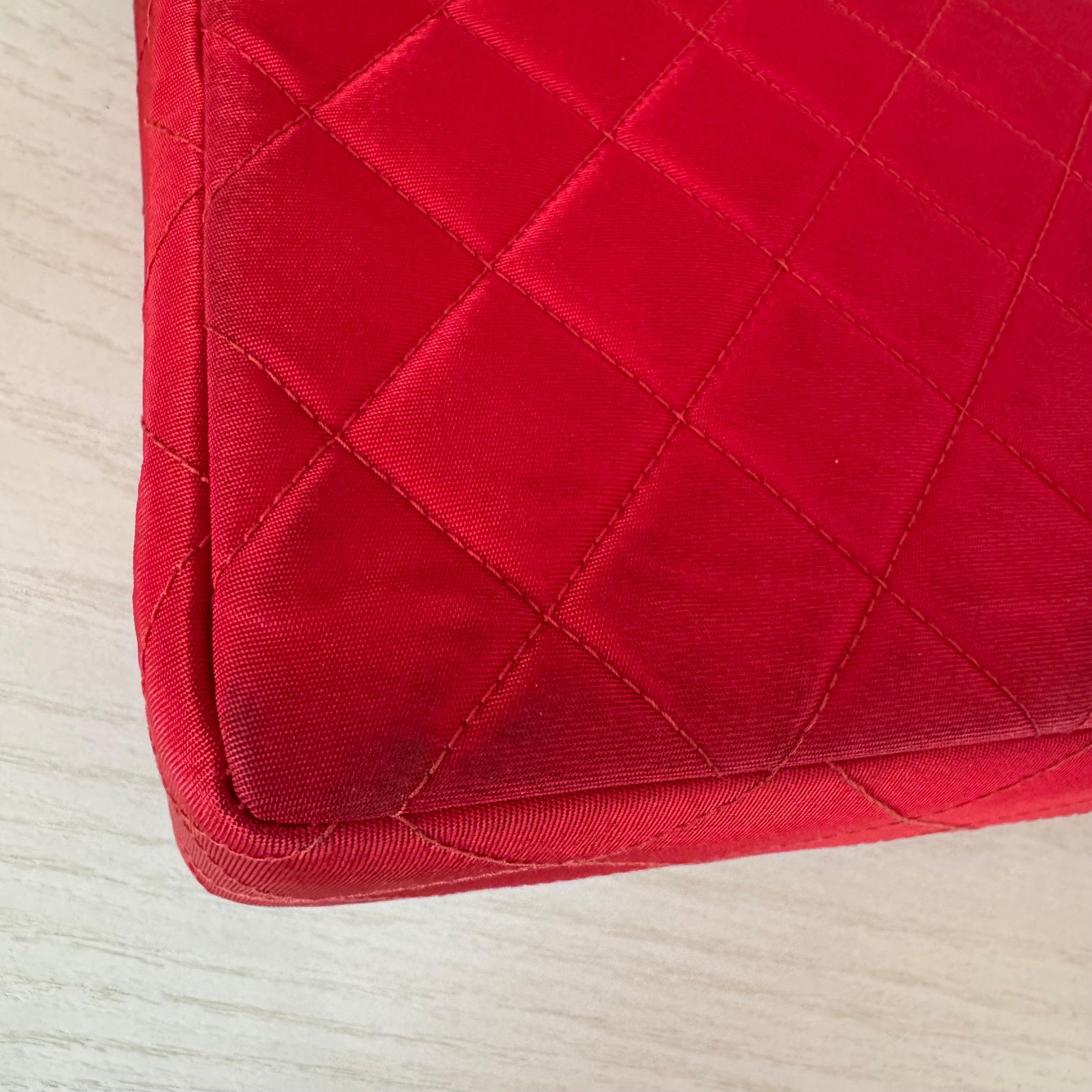 Chanel Classic Flap Medium Vintage Red Nylon Satin with 24k Gold Plated HW For Sale 12