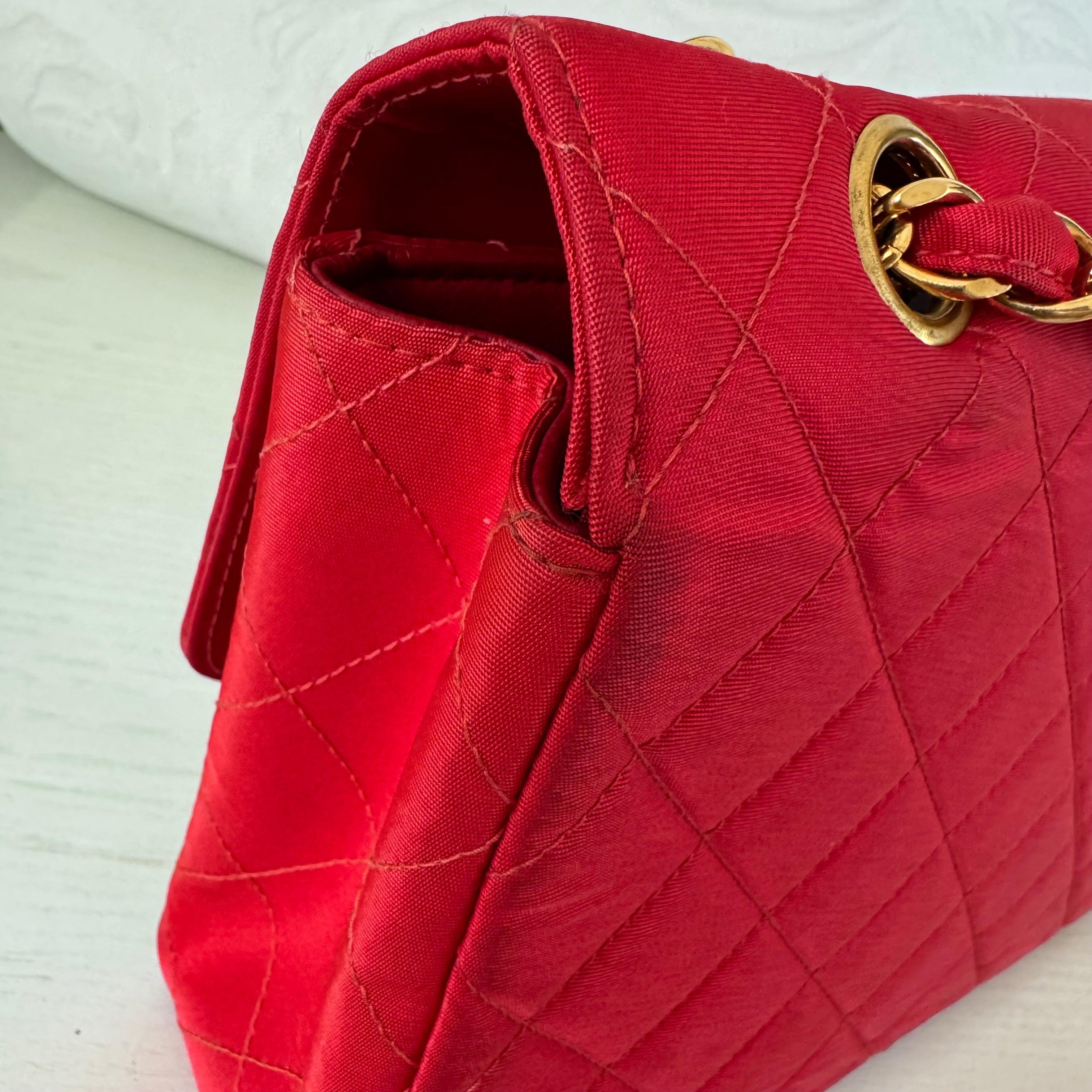 Chanel Classic Flap Medium Vintage Red Nylon Satin with 24k Gold Plated HW For Sale 14
