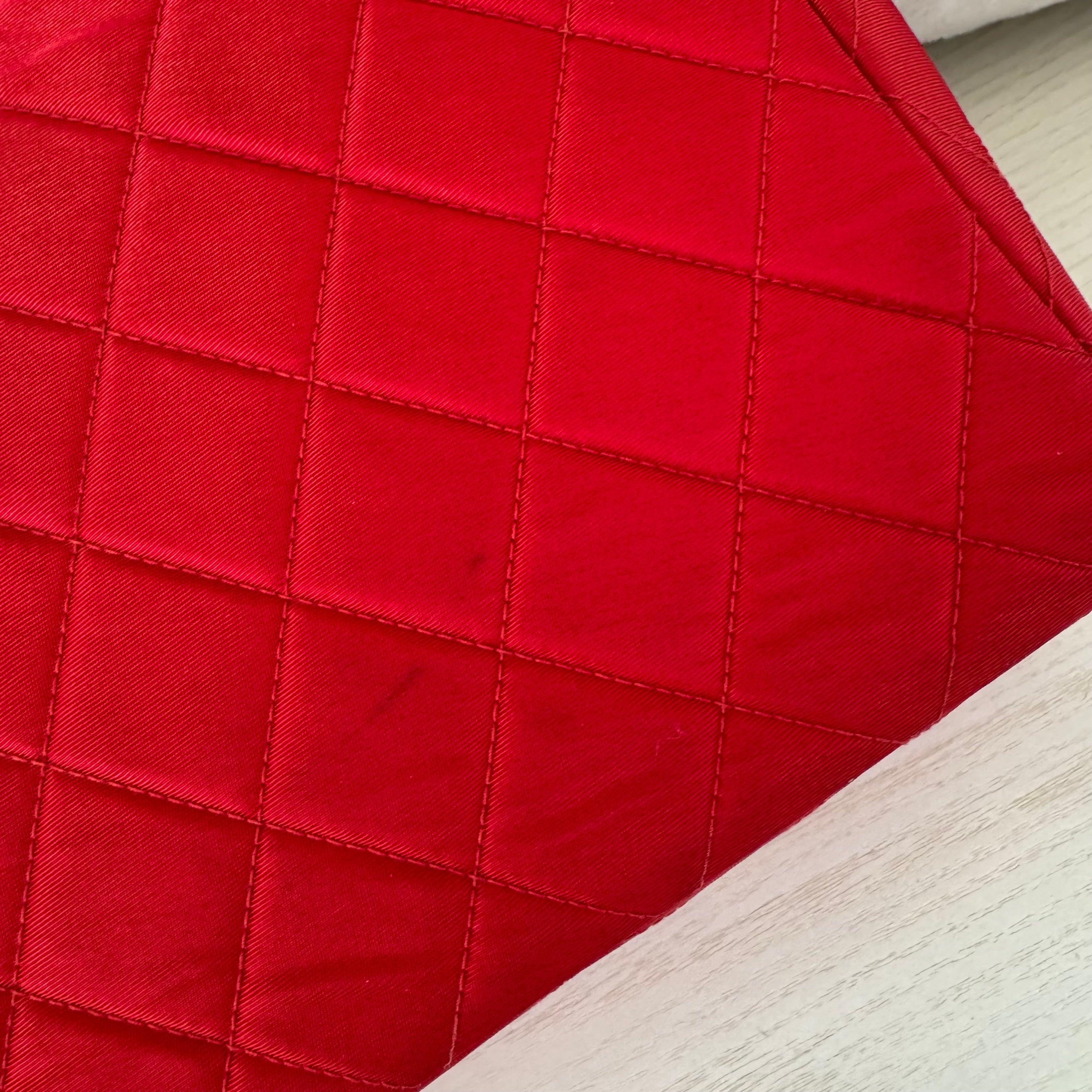 Chanel Classic Flap Medium Vintage Red Nylon Satin with 24k Gold Plated HW For Sale 15