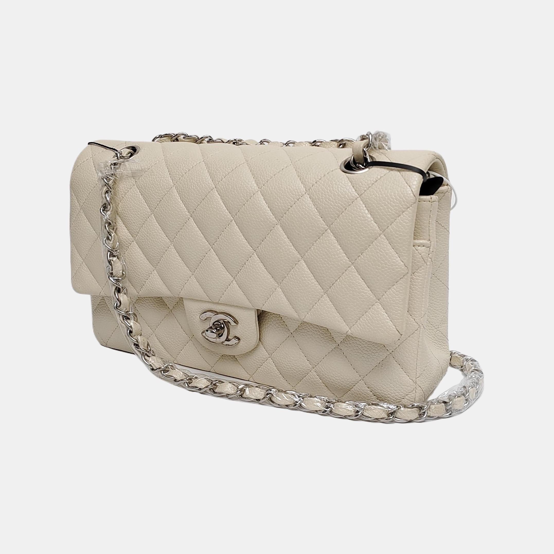 Beige Chanel Classic Flap Medium Blanc Caviar Leather Silver Hardware en vente