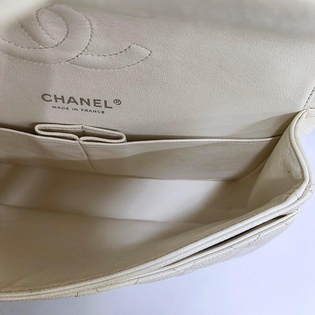 Chanel Classic Flap Medium Blanc Caviar Leather Silver Hardware en vente 1