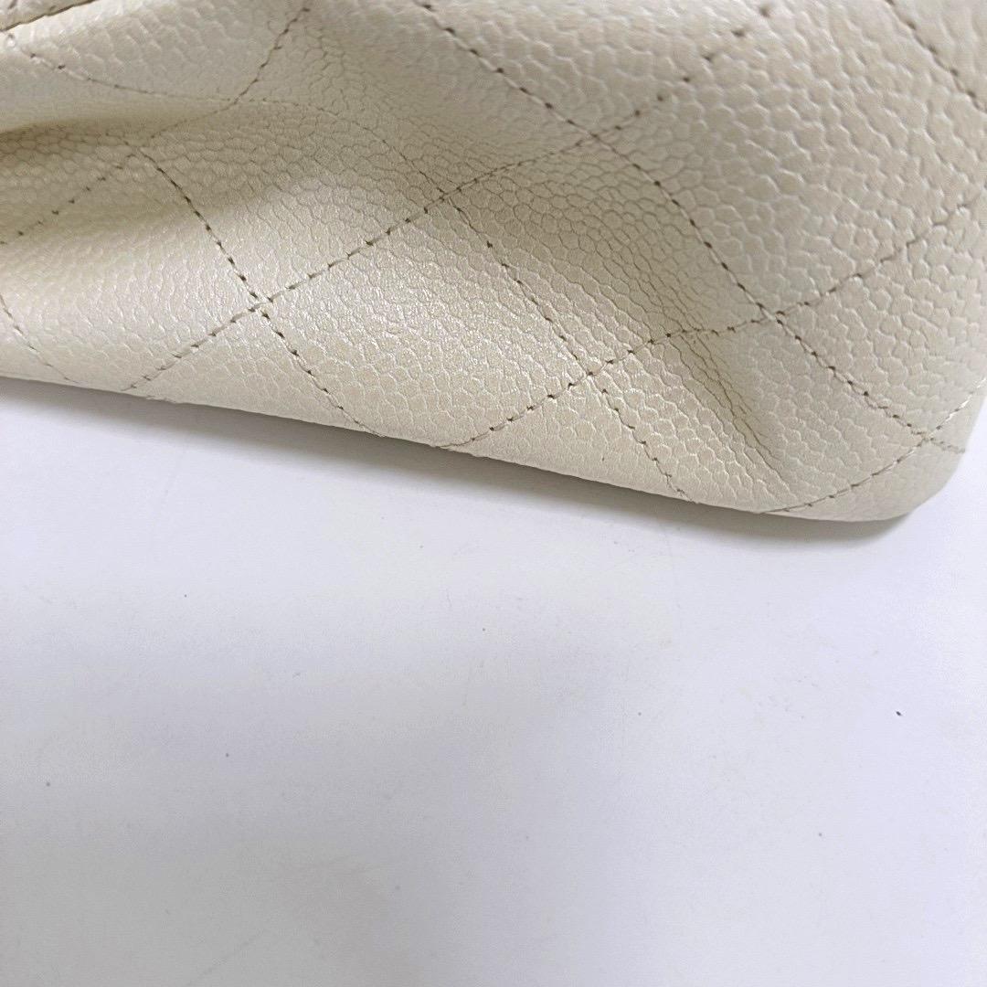 Chanel Classic Flap Medium Blanc Caviar Leather Silver Hardware en vente 3