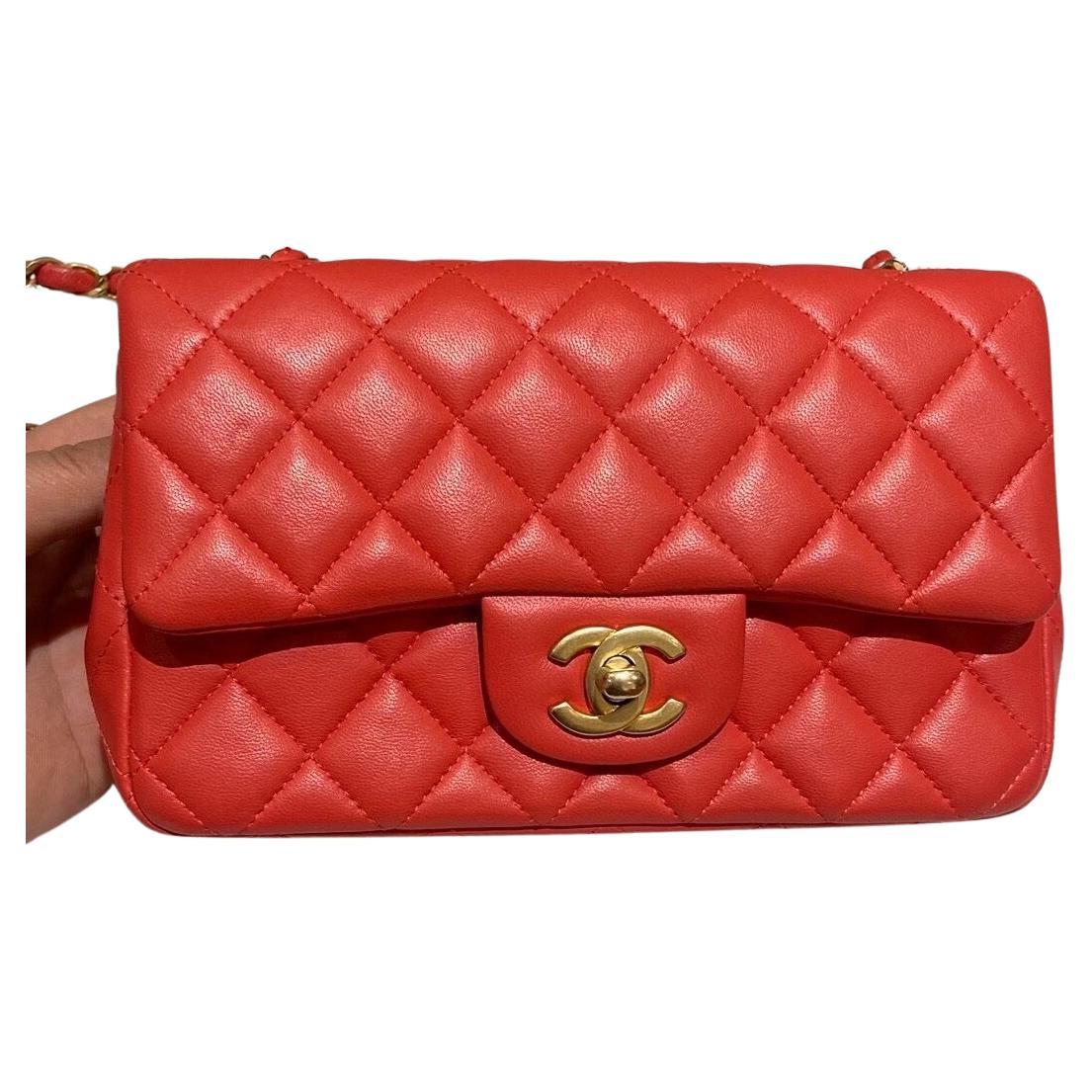 Chanel Classic Flap Mini 2019 Red Lambskin Leather Gold Hardware For Sale