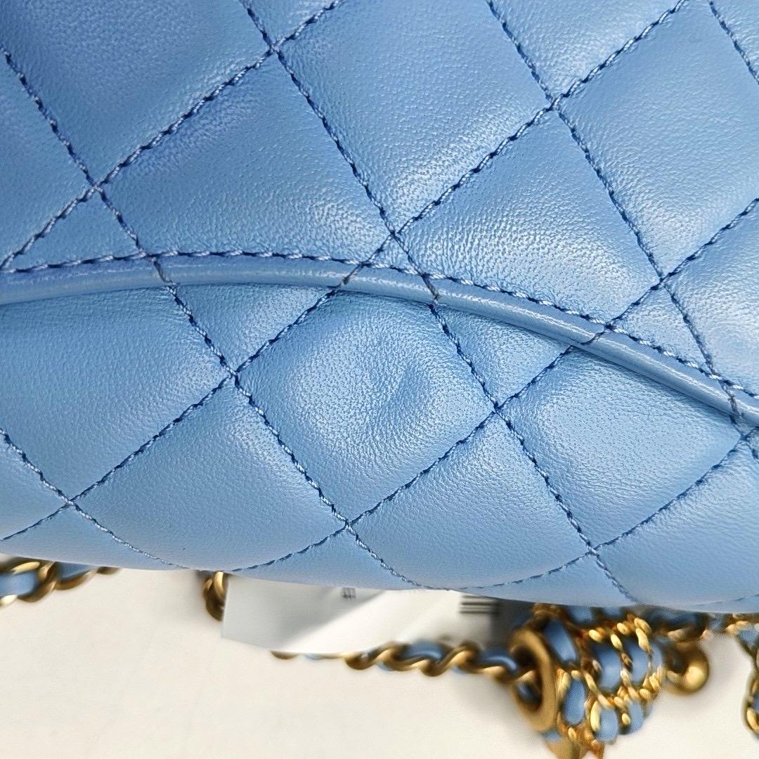 Chanel Classic Flap Mini Baby Blue Lambskin Pearl Crush regolabile Gold Ball Cha 3