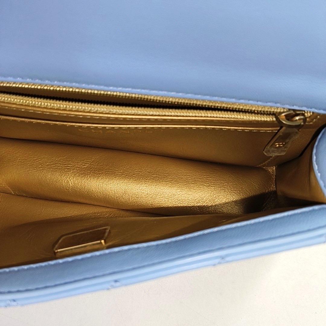 Chanel Classic Flap Mini Baby Blue Lambskin Pearl Crush regolabile Gold Ball Cha 4
