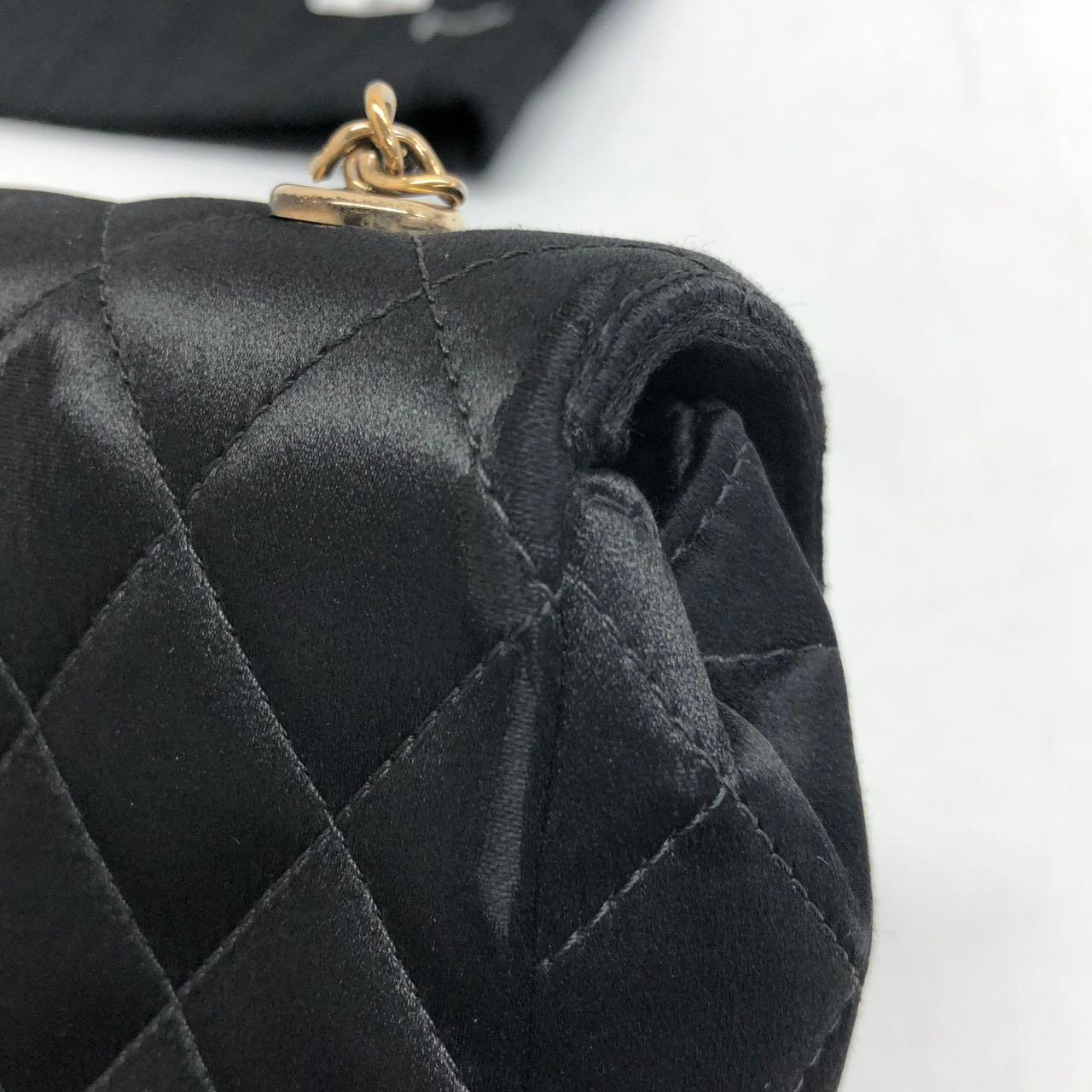 Chanel Classic Flap Mini Schwarz Seide Satin Gold Hardware 2015-2016 im Angebot 7