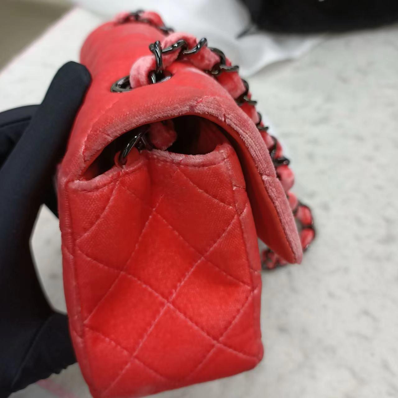 Chanel Classic Flap Mini Velluto Rosa Corallo Hardware Nero, 2014-2015 in vendita 8