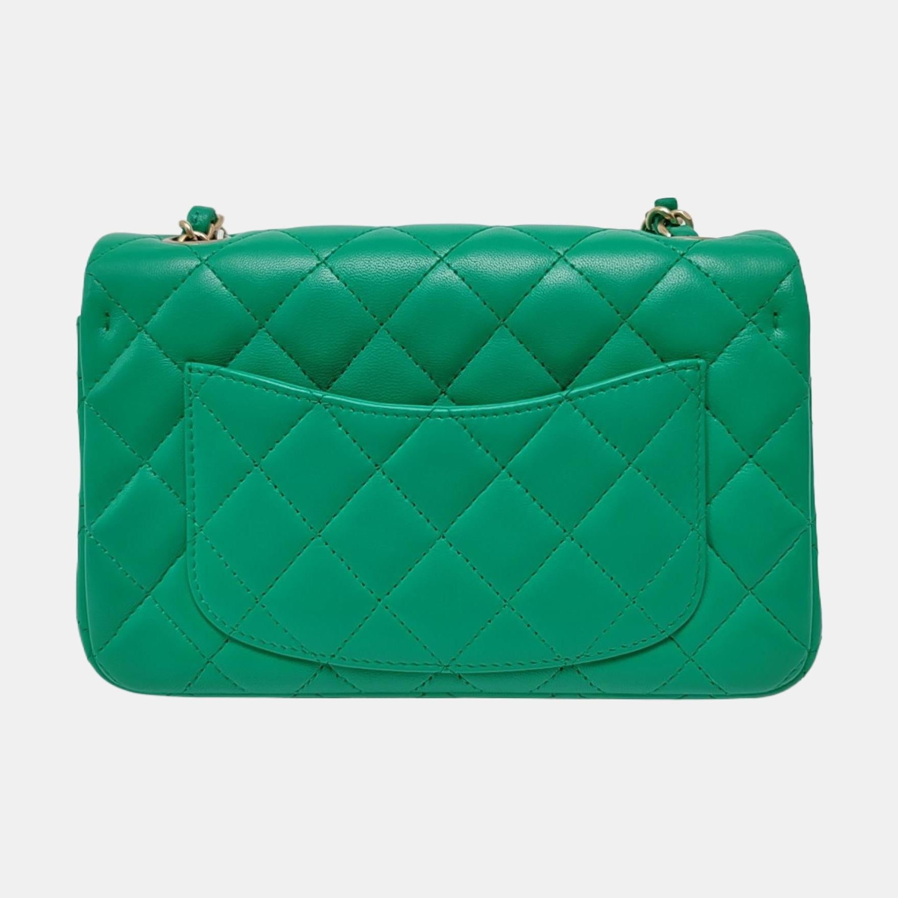 Chanel Classic Flap Mini Rectangular Green Lambskin Leather Gold Hardware Damen im Angebot