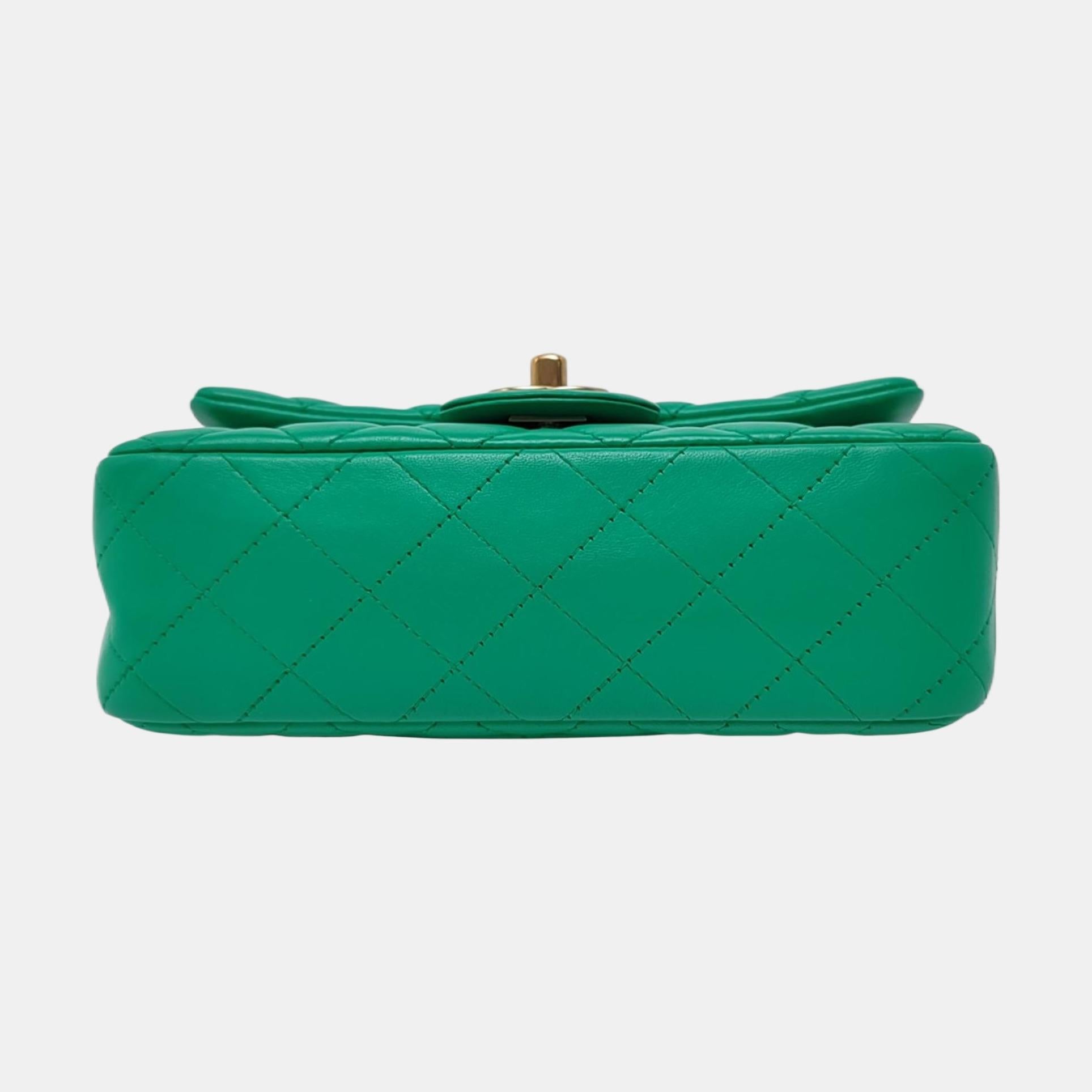 Chanel Classic Flap Mini Rectangular Green Lambskin Leather Gold Hardware im Angebot 1