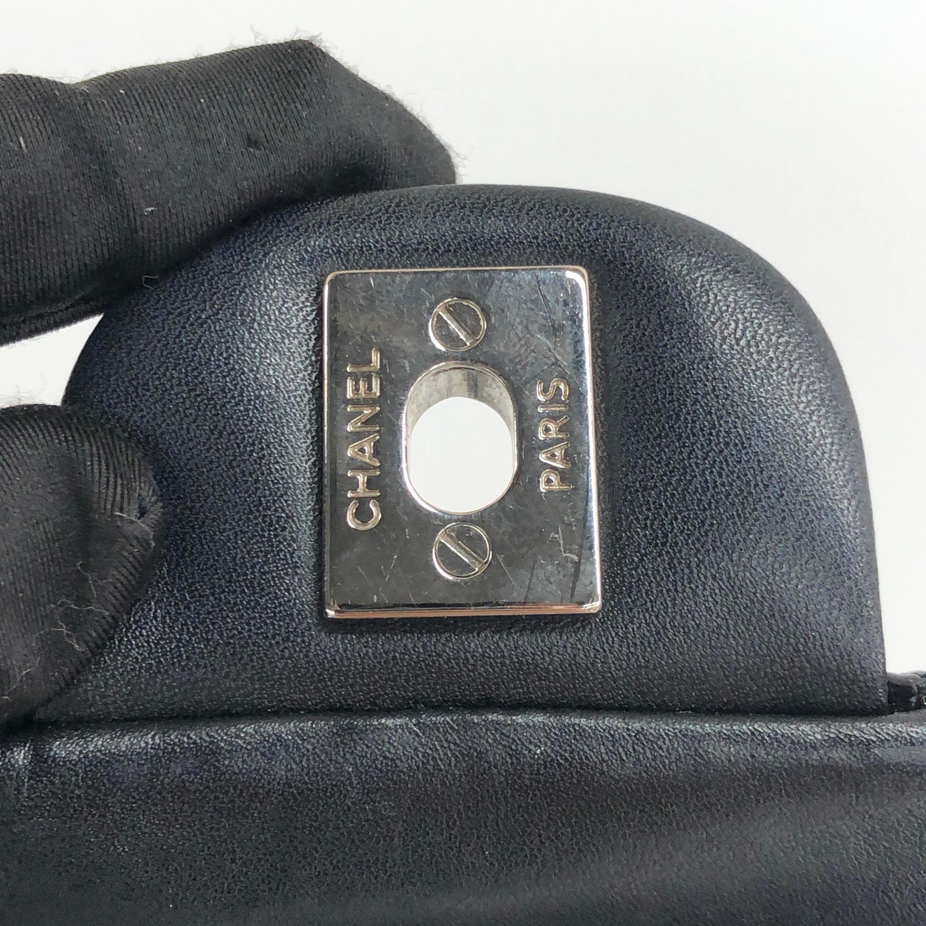 Chanel Classic Flap Mini Square Bolso de piel de cordero charol negro 2014 en venta 13