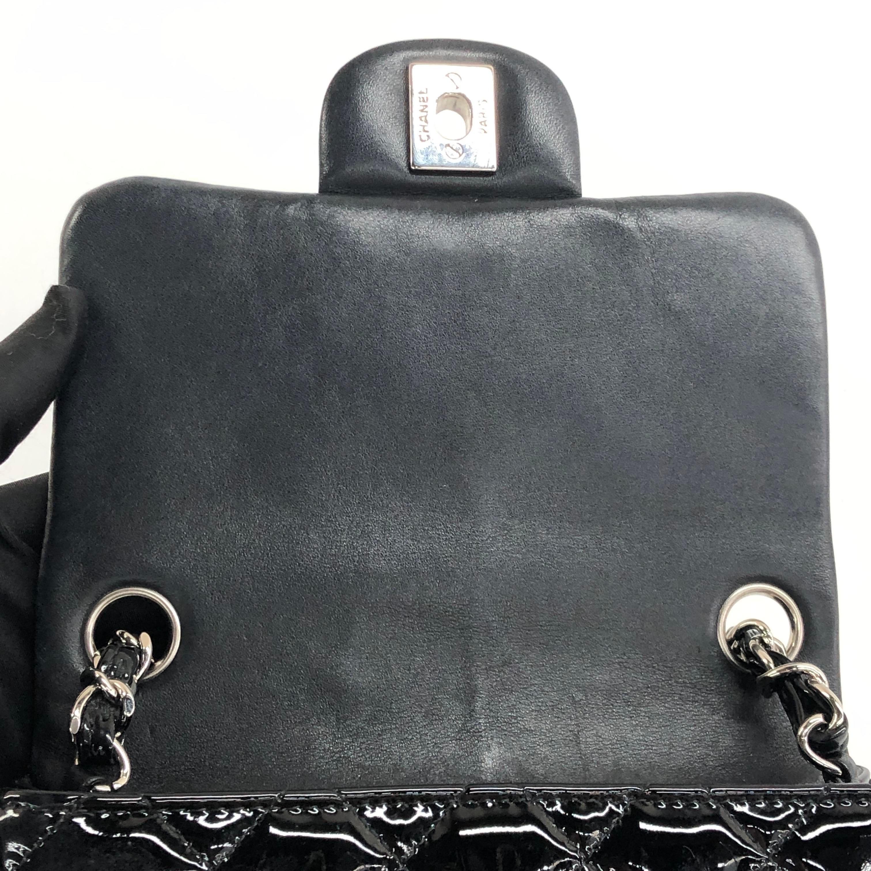 Chanel Classic Flap Mini Square Bolso de piel de cordero charol negro 2014 en venta 15